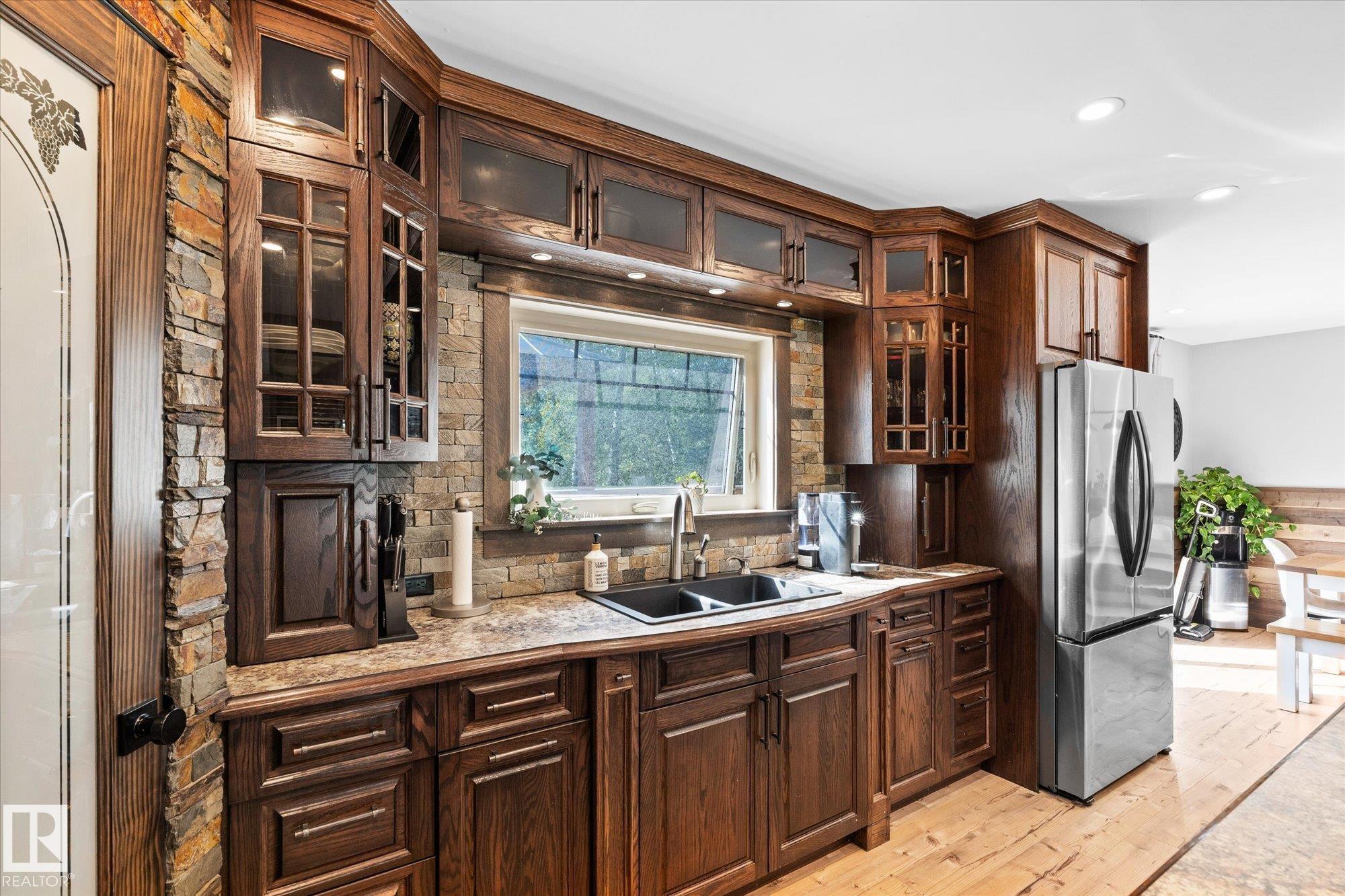 Photo 12 at 12 - 53333 Rge Road 20, Chateau Heights, Rural Parkland County
