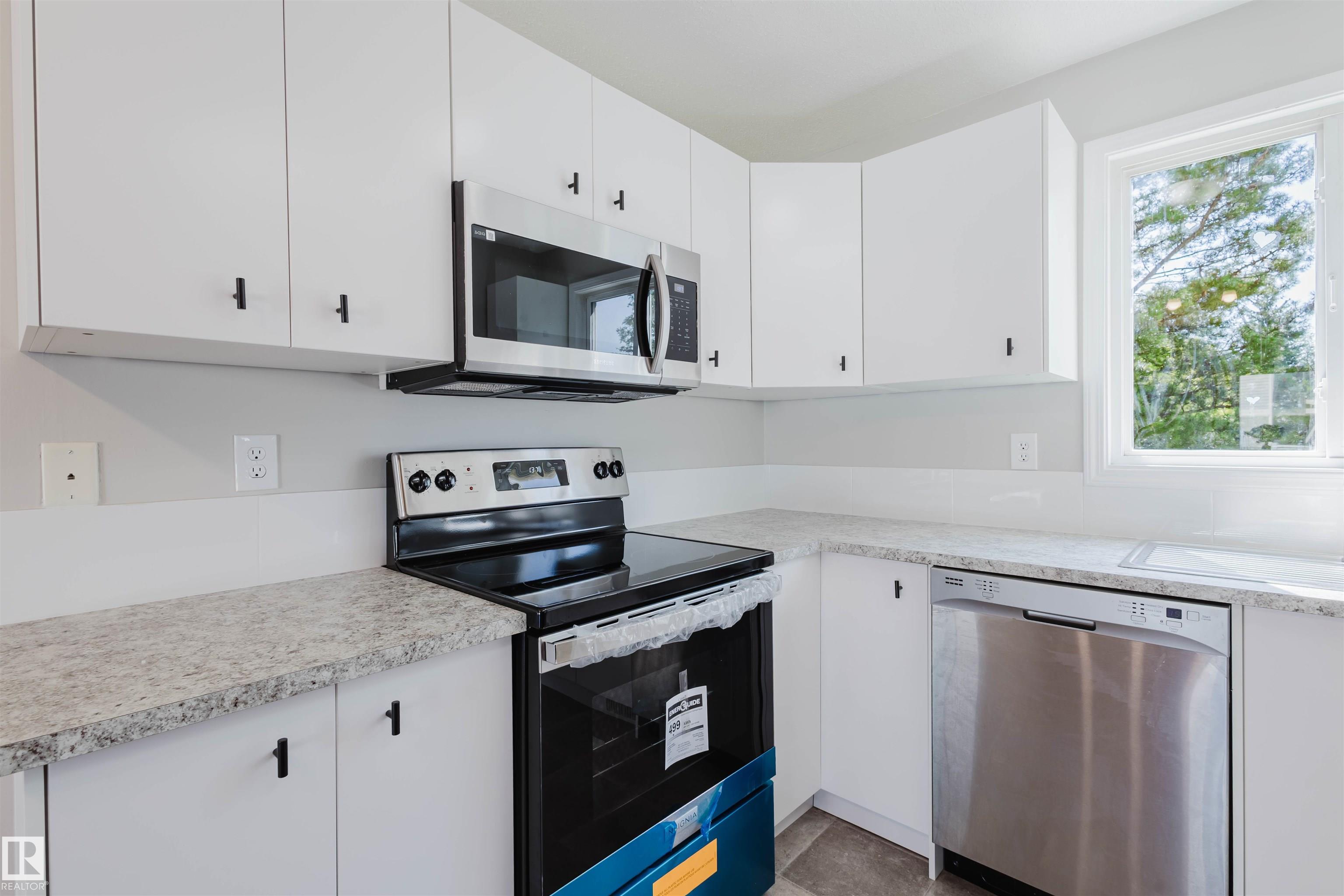 18160 81 Avenue NW, Aldergrove, Edmonton 