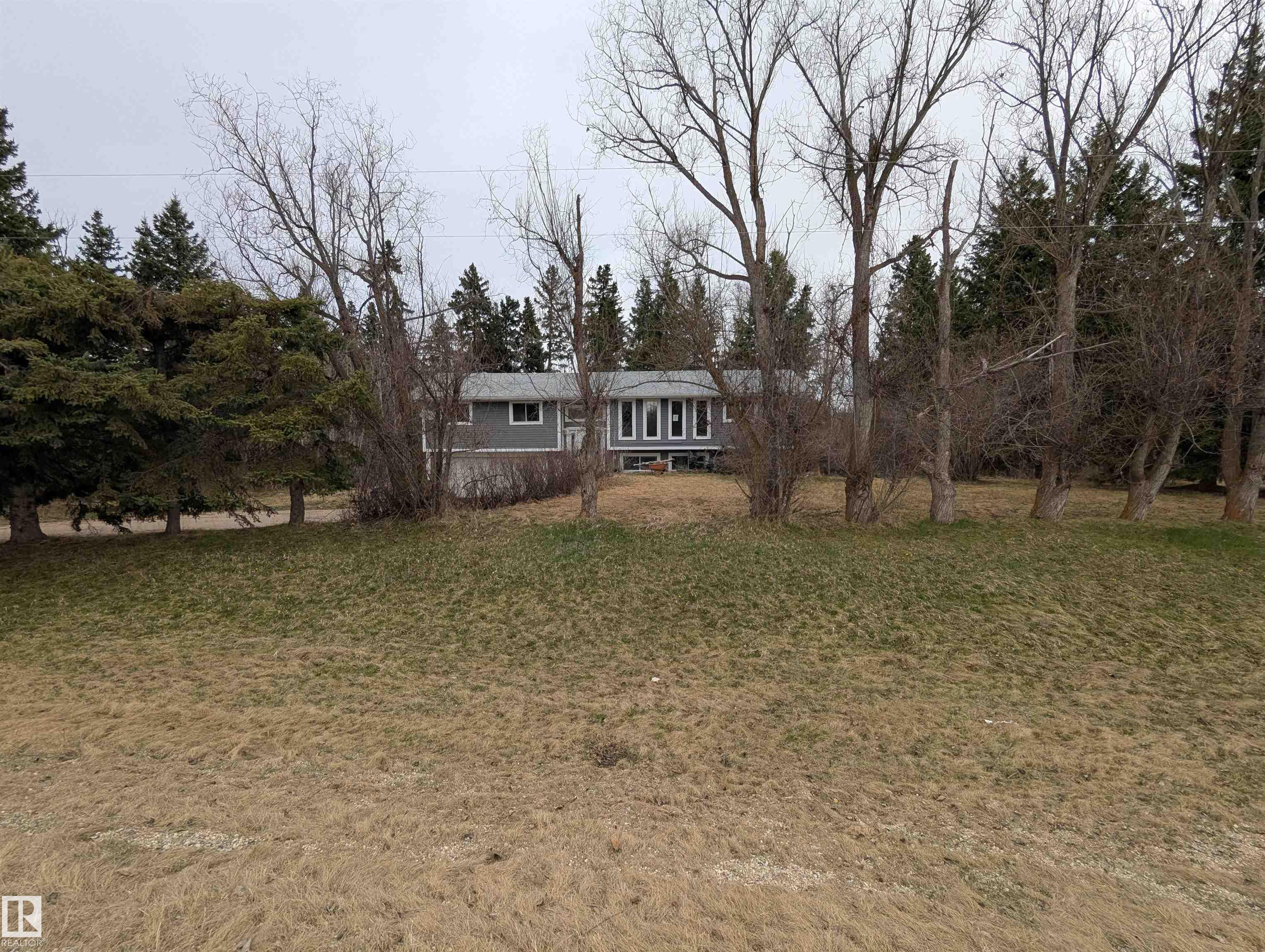 Photo 5 at 52414 Rge Road 20, Arrowhead Estates, Rural Parkland County