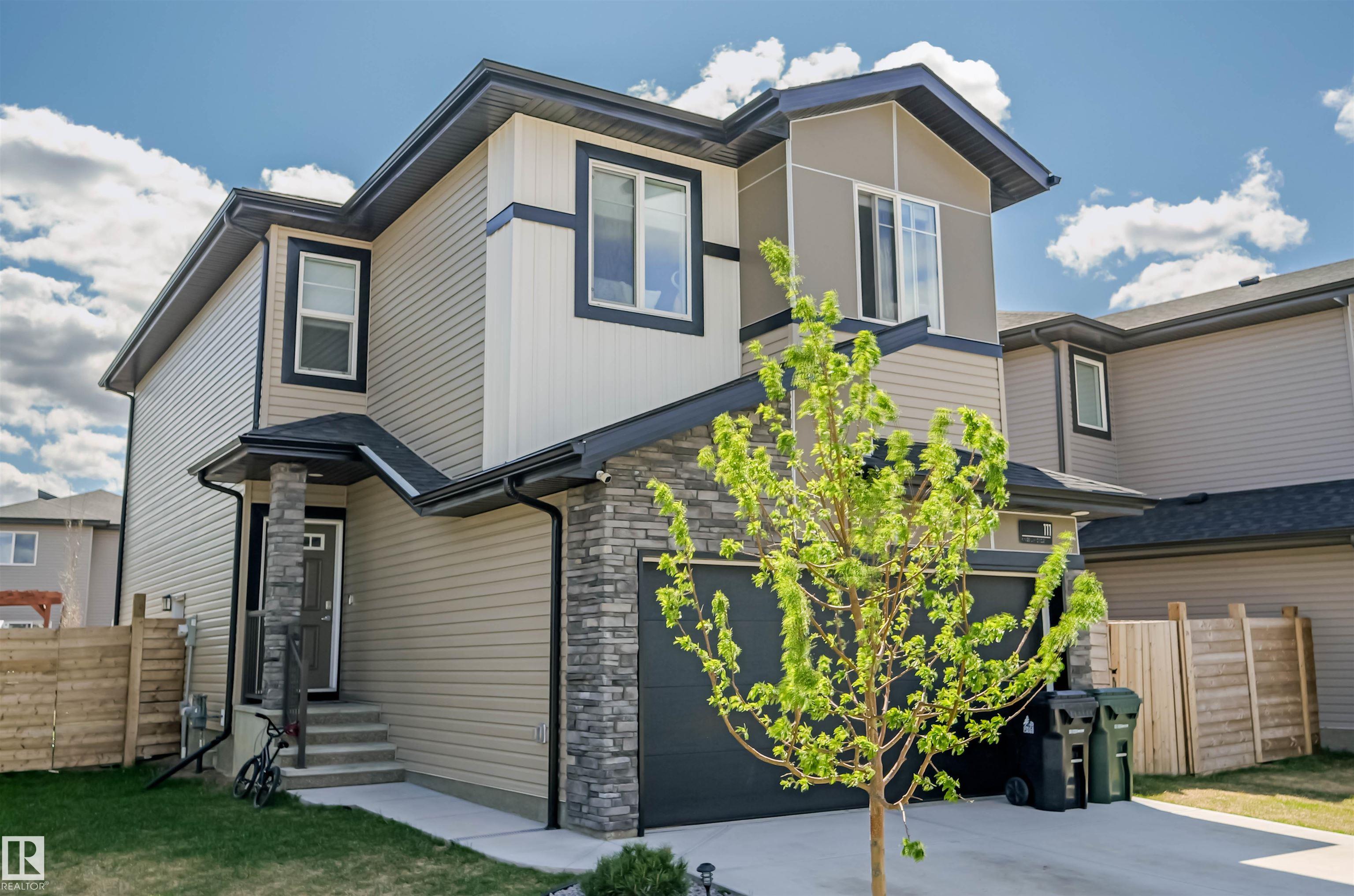 Photo 2 at 111 Kingsbury Circle, Kenton, Spruce Grove