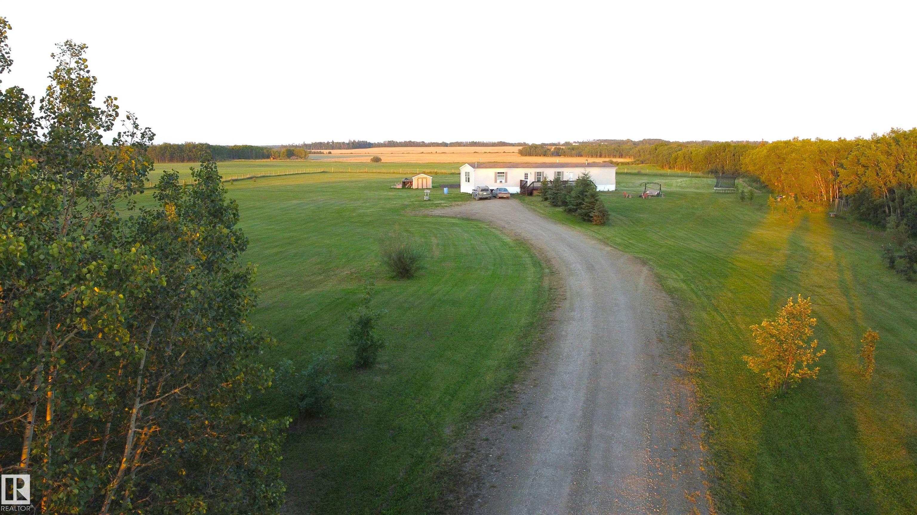 Photo 4 at 48041 Rge Road 264, None, Rural Leduc County