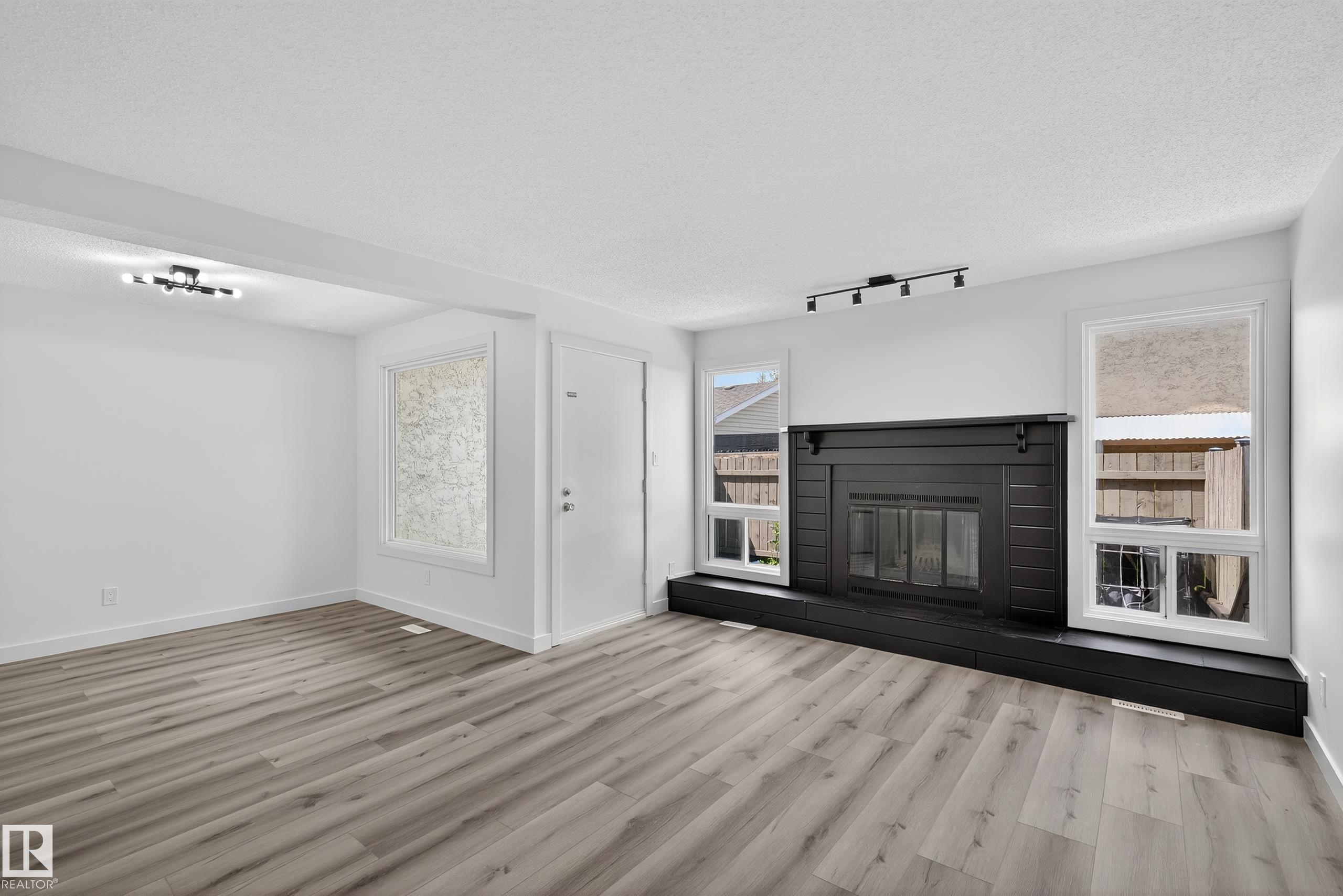 Photo 13 at 17136 100 Street NW, Baturyn, Edmonton