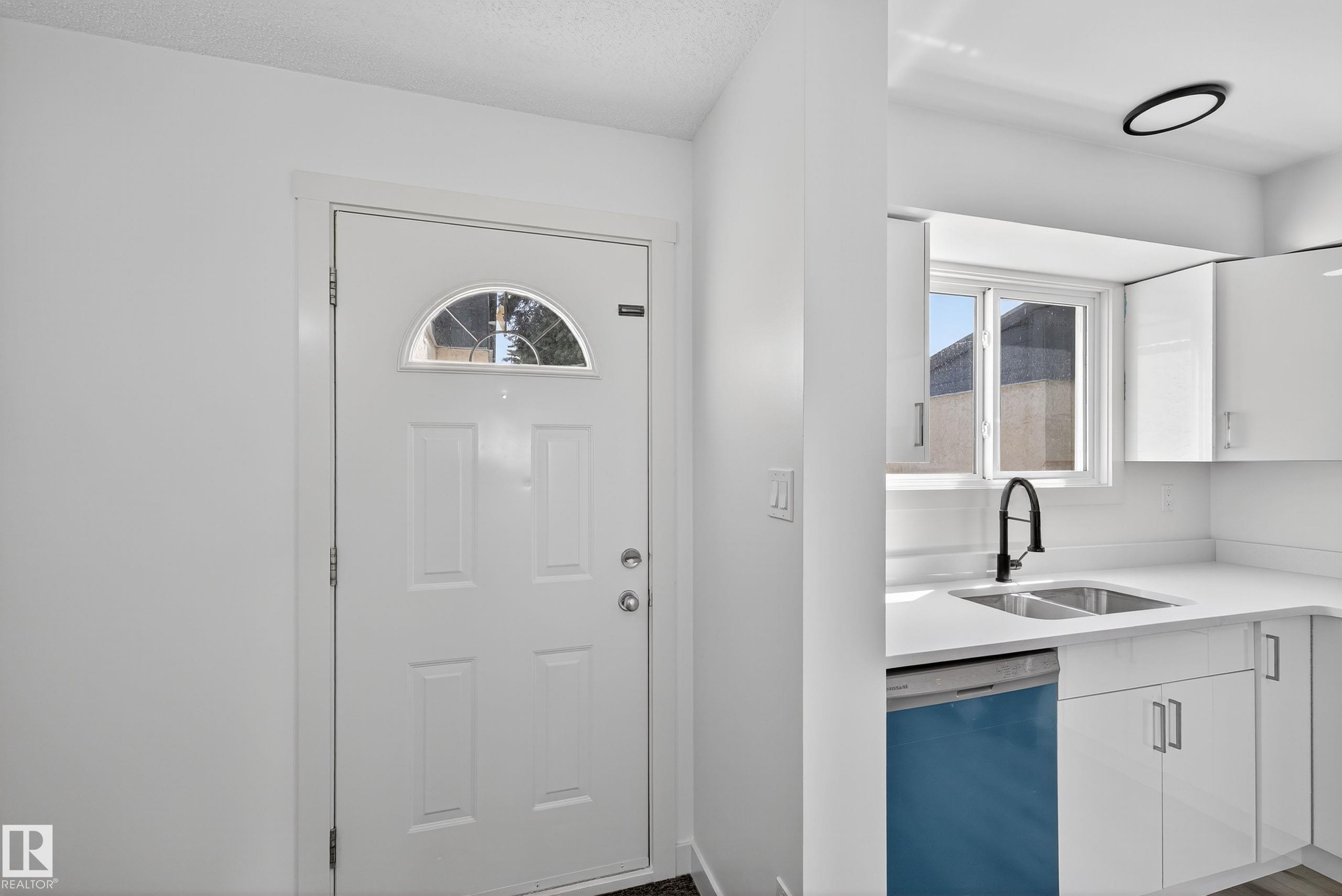 Photo 3 at 17136 100 Street NW, Baturyn, Edmonton