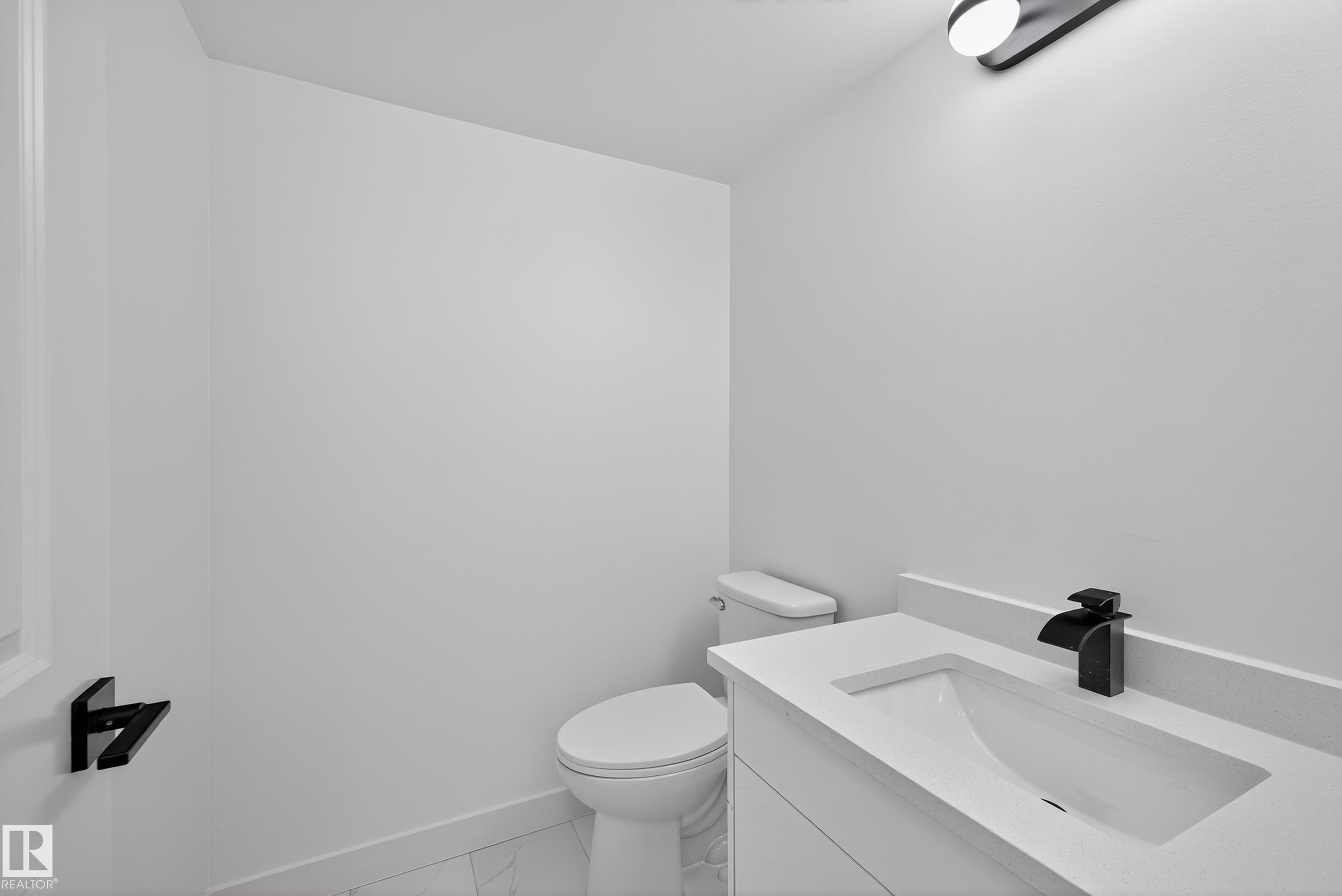 Photo 4 at 17136 100 Street NW, Baturyn, Edmonton