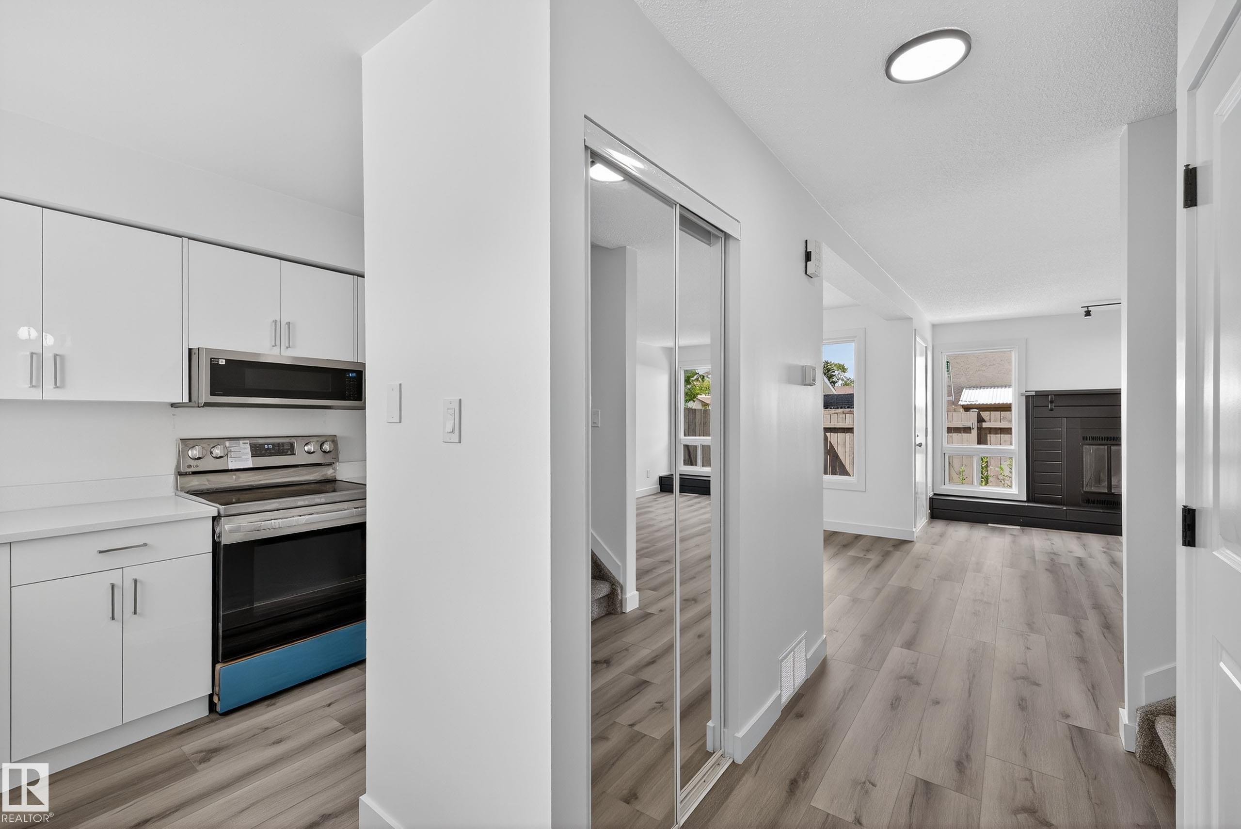 Photo 5 at 17136 100 Street NW, Baturyn, Edmonton