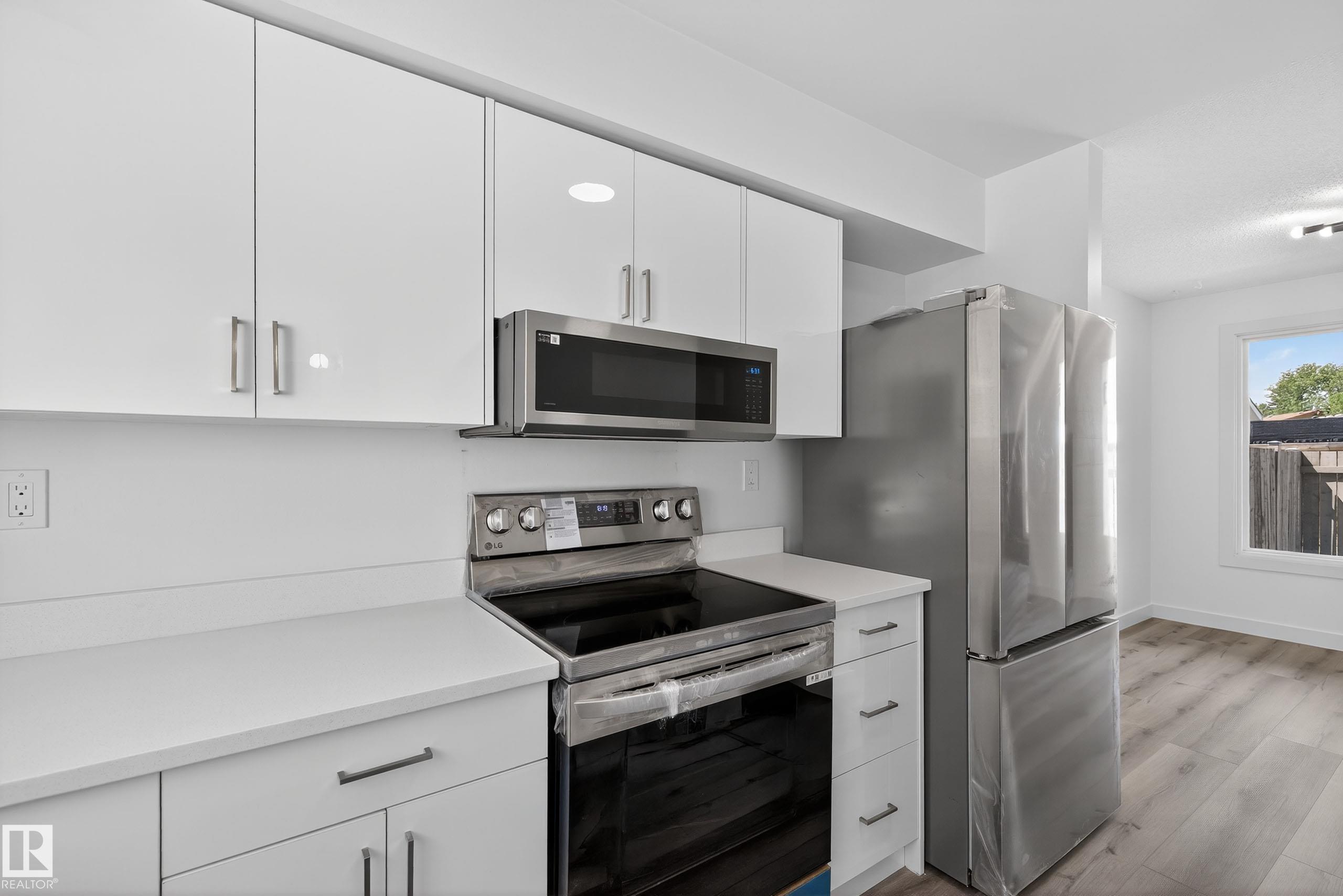 Photo 6 at 17136 100 Street NW, Baturyn, Edmonton
