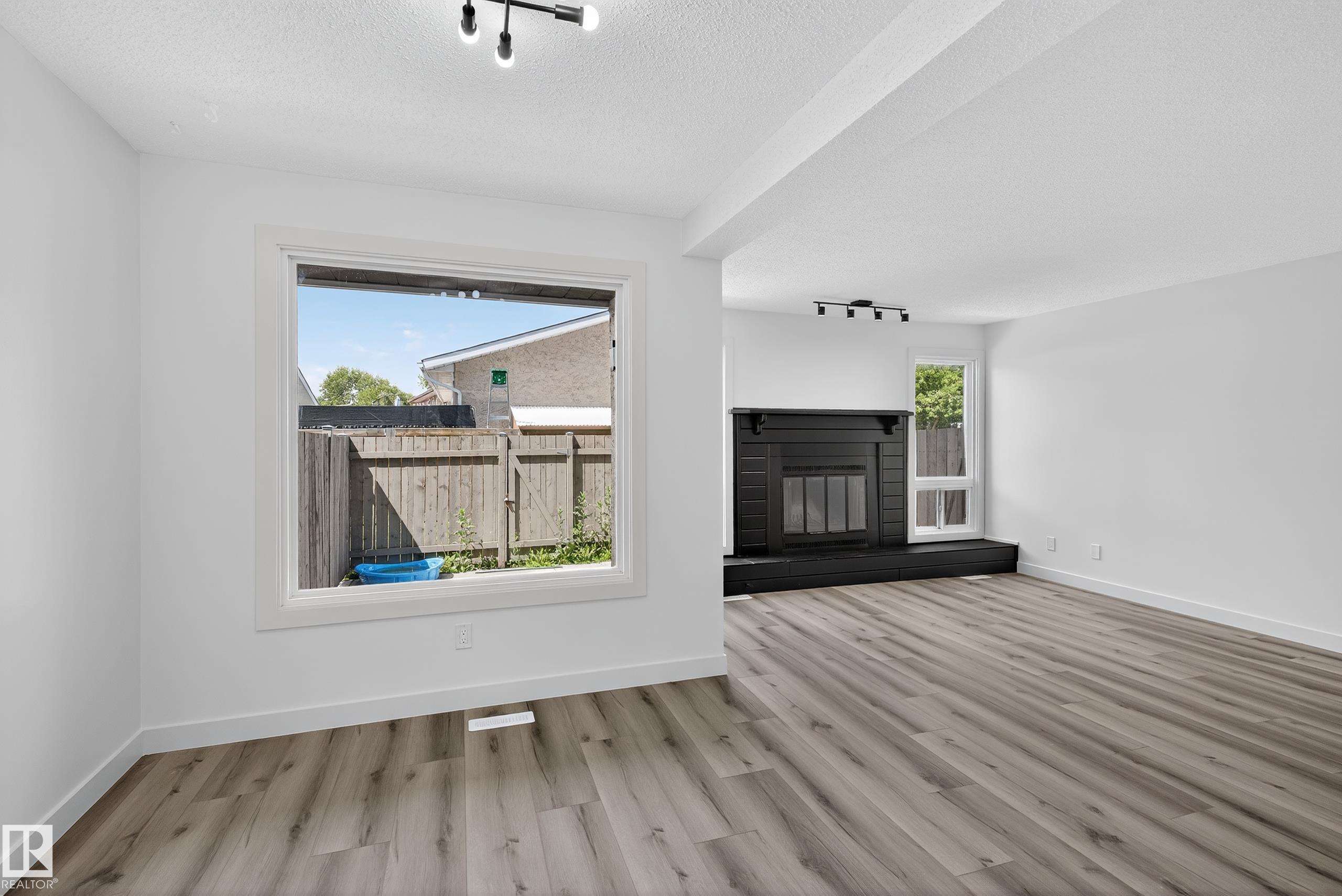 Photo 9 at 17136 100 Street NW, Baturyn, Edmonton