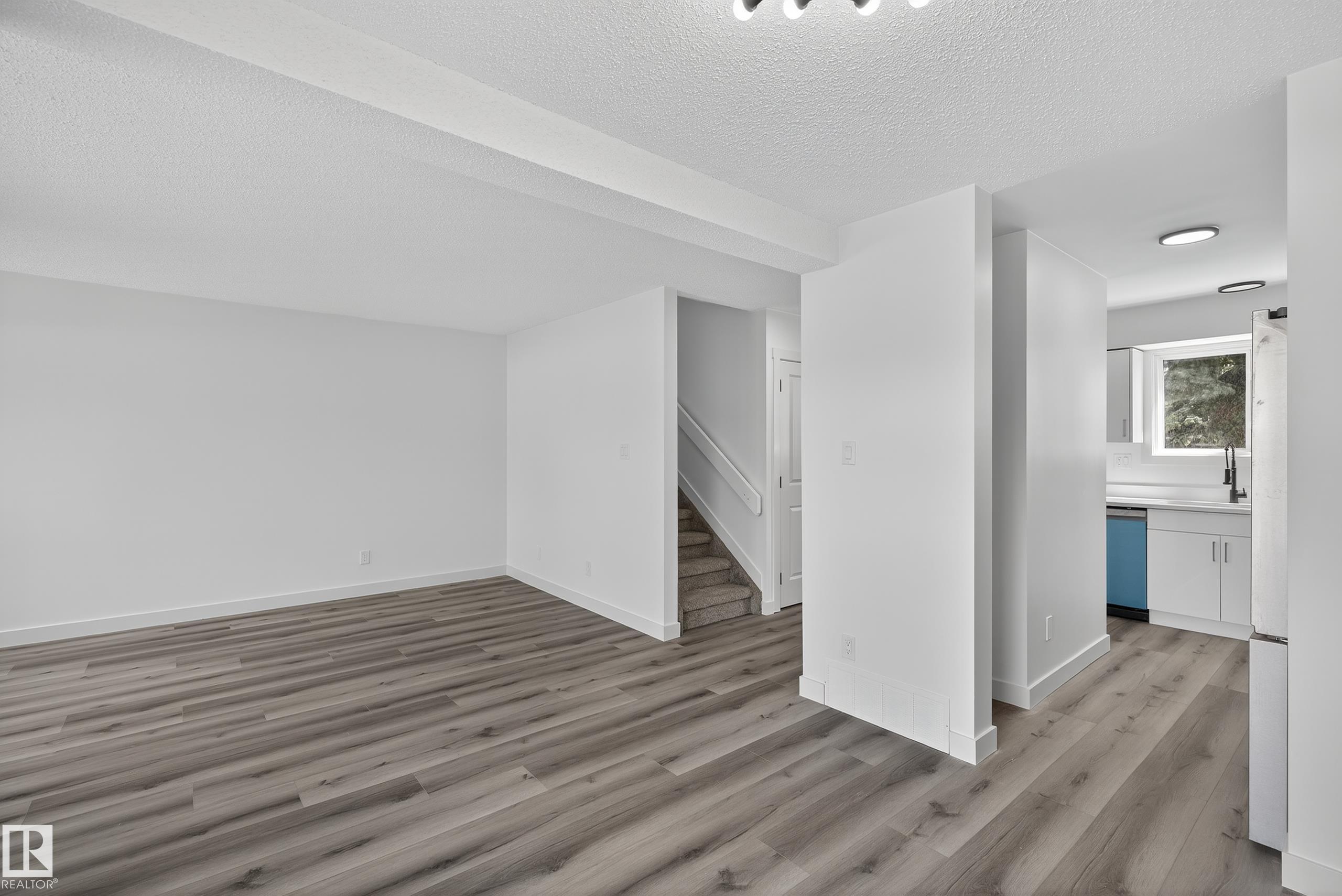 Photo 10 at 17136 100 Street NW, Baturyn, Edmonton