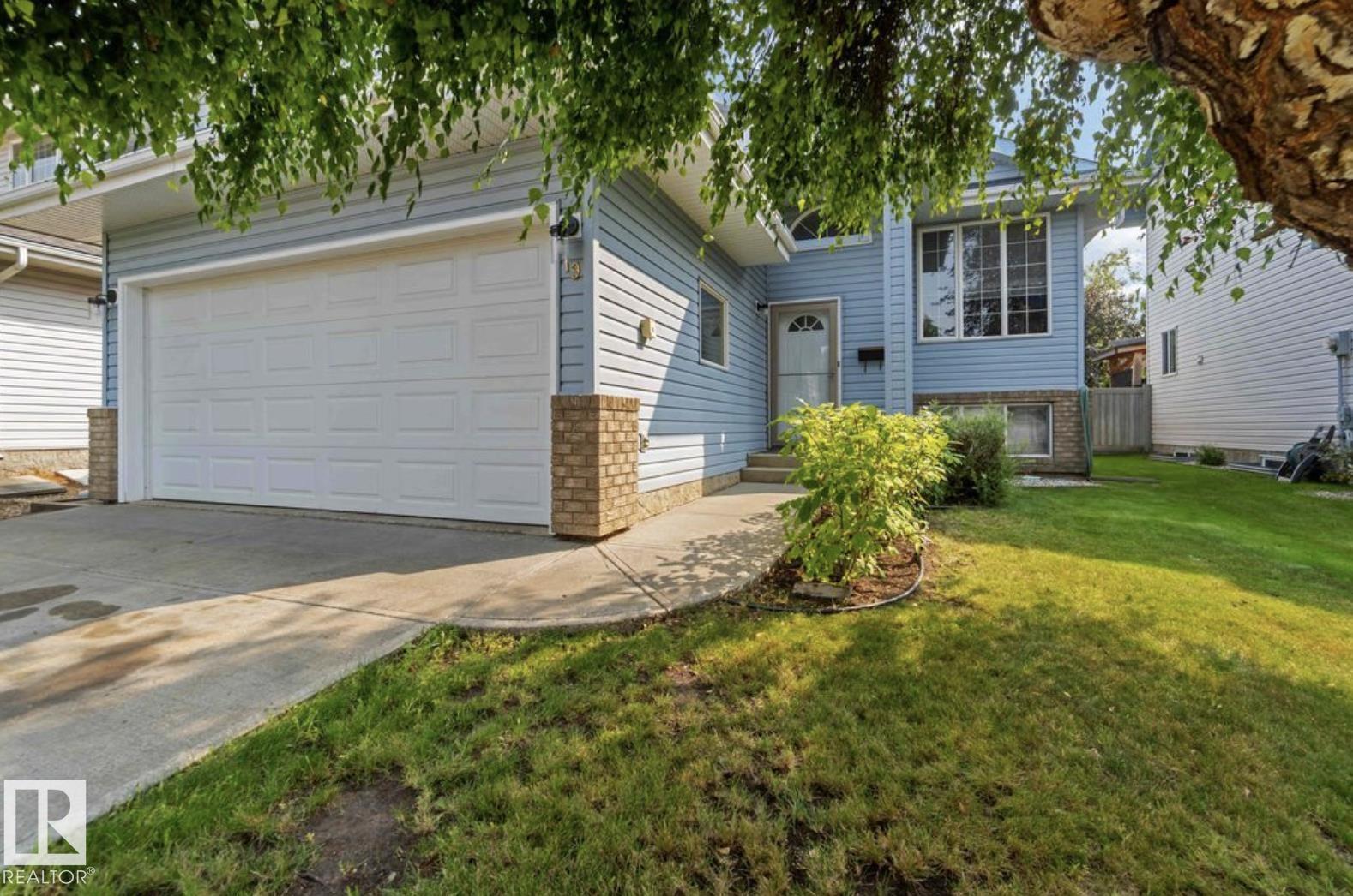 Photo 2 at 19 Westwood Green, Westpark, Fort Saskatchewan