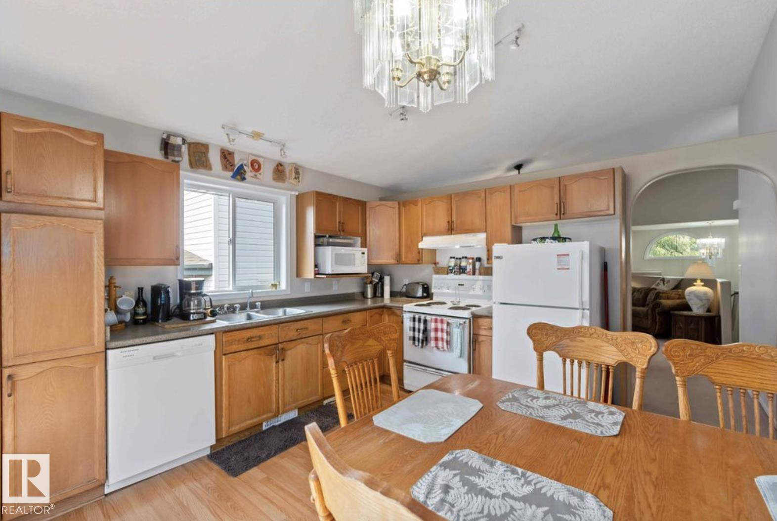 Photo 15 at 19 Westwood Green, Westpark, Fort Saskatchewan