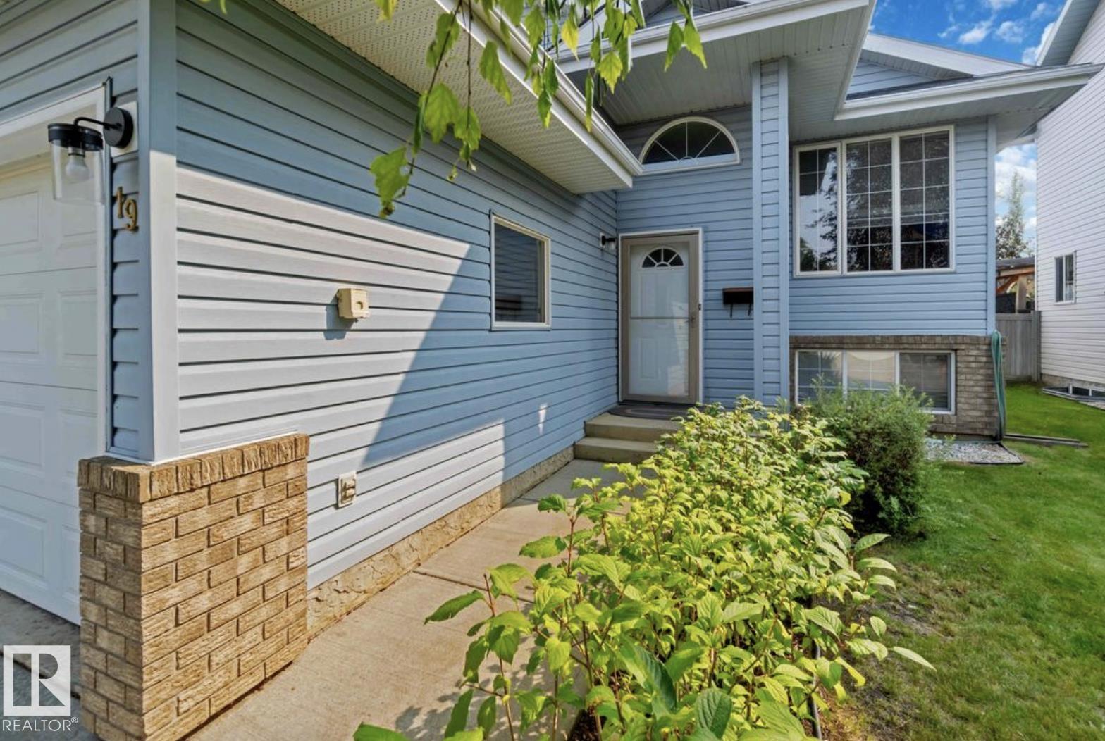 Photo 3 at 19 Westwood Green, Westpark, Fort Saskatchewan