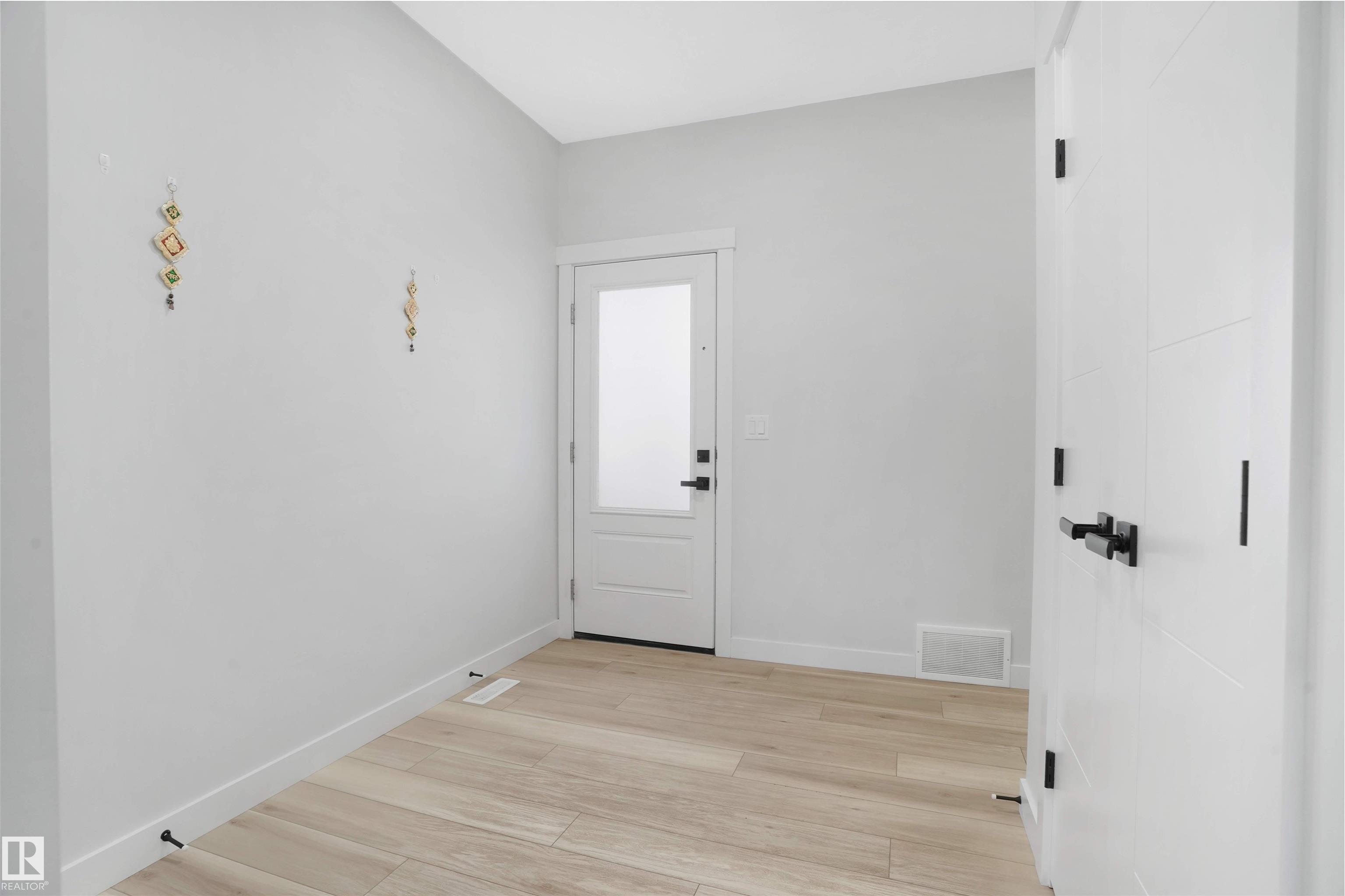 Photo 14 at 1664 27 Street NW, Laurel, Edmonton