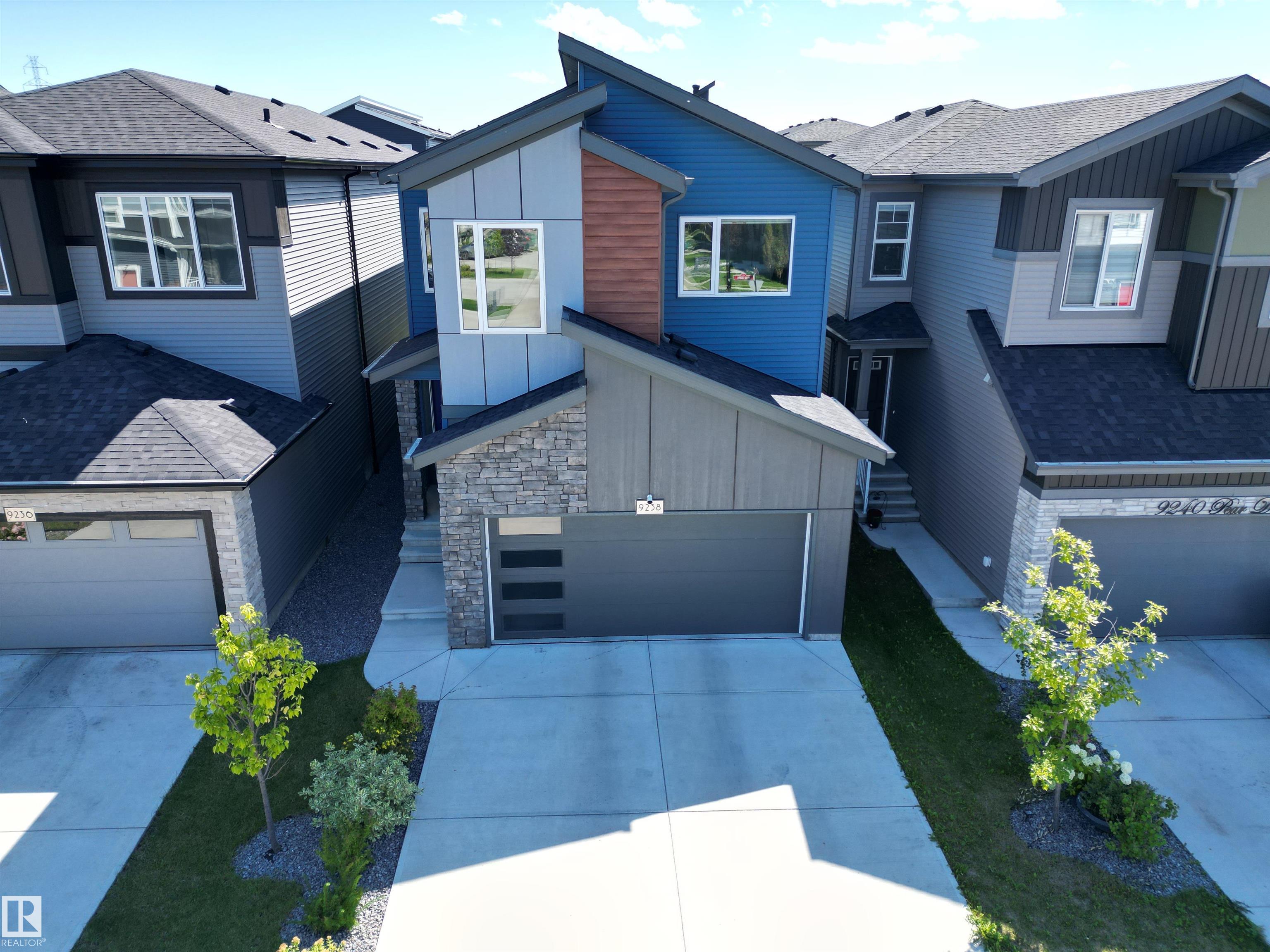 9238 Pear Drive SW, The Orchards At Ellerslie, Edmonton photo number 2