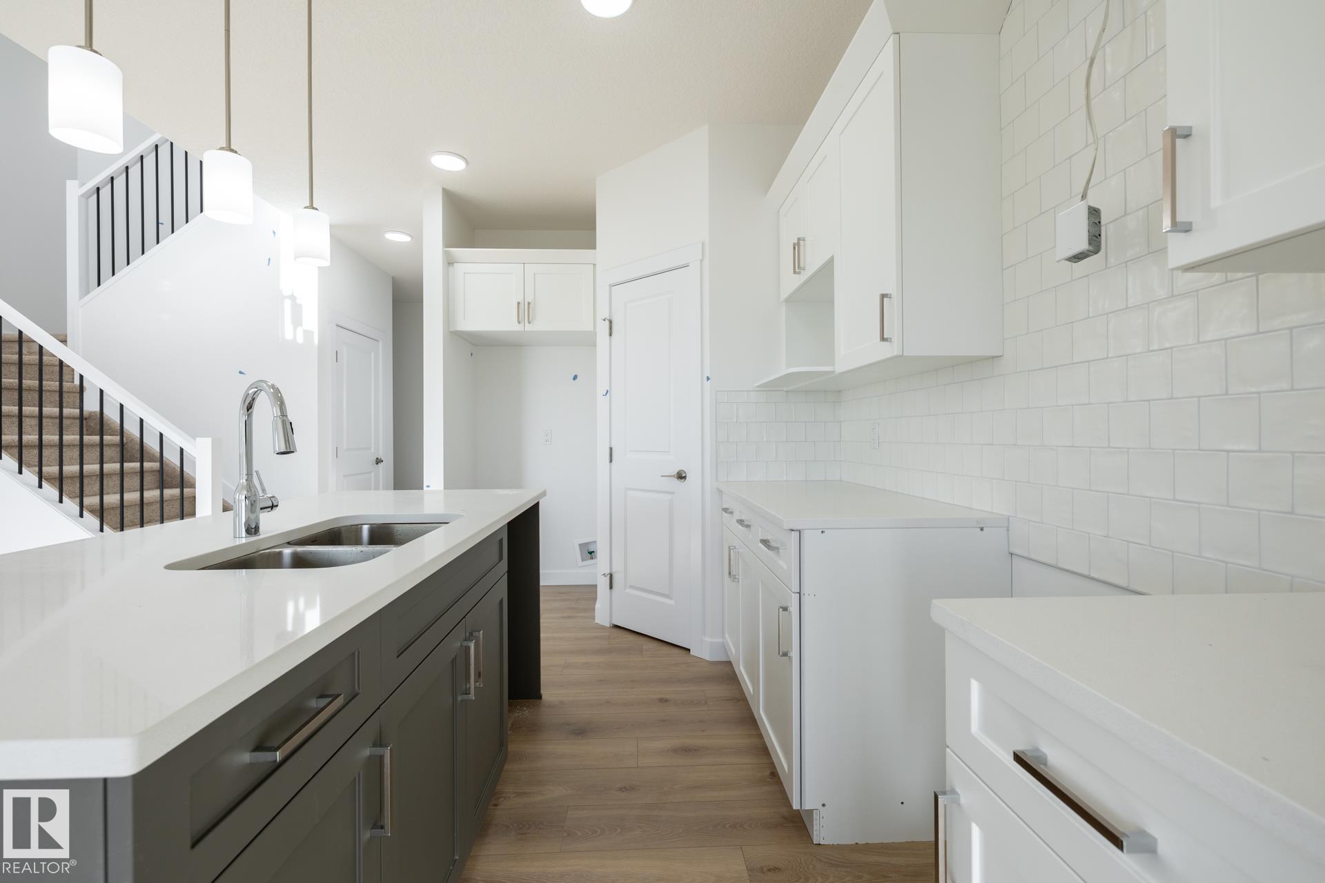 Picture for 2639 5 AV SW