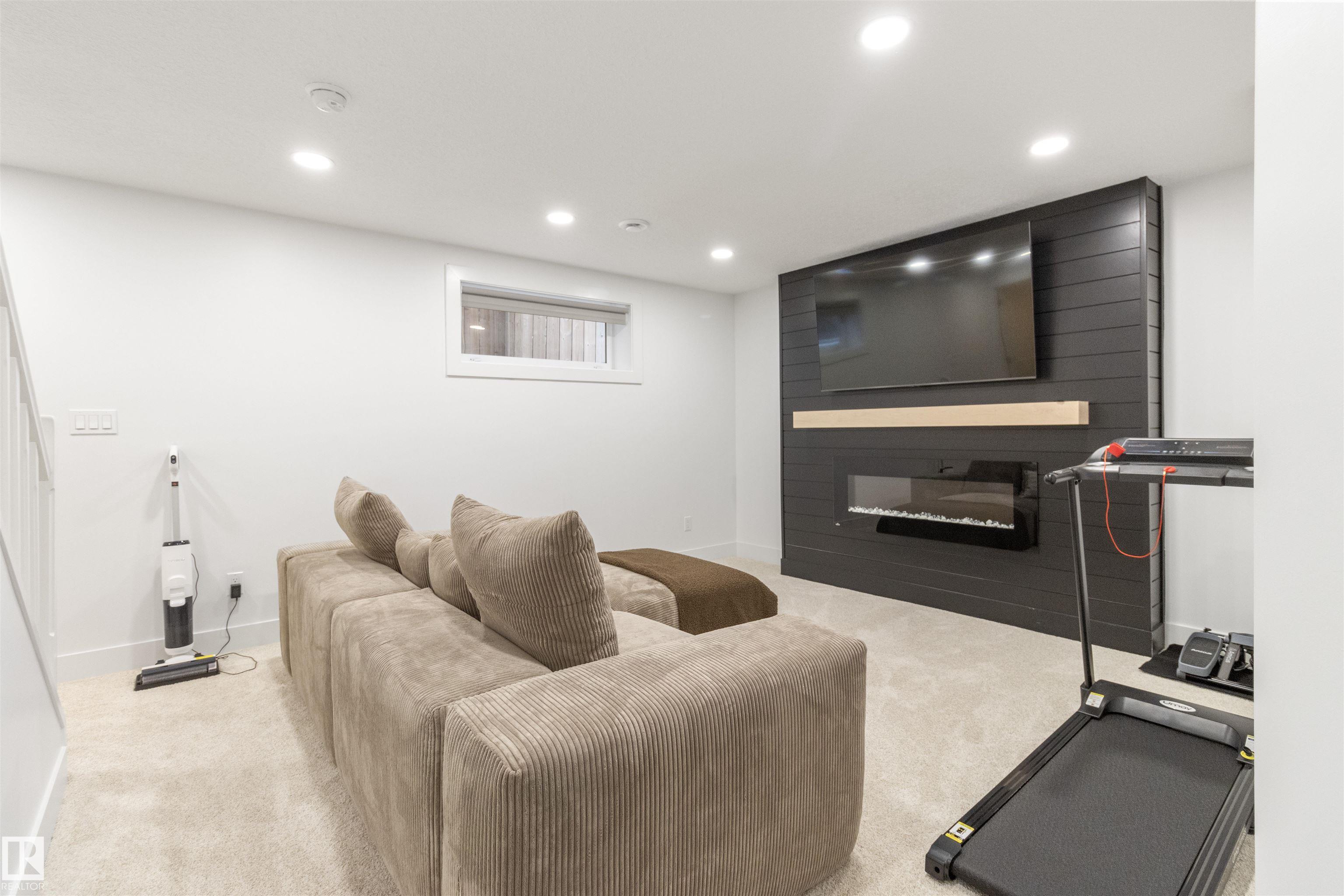 Photo 37 at 1063 Foxwood Crescent, Foxboro, Sherwood Park