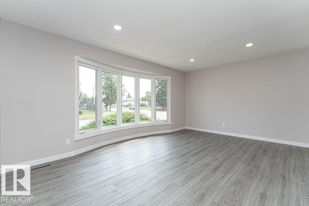 Photo 5 at 8518 98 Avenue, Pineview Fort Sask., Fort Saskatchewan