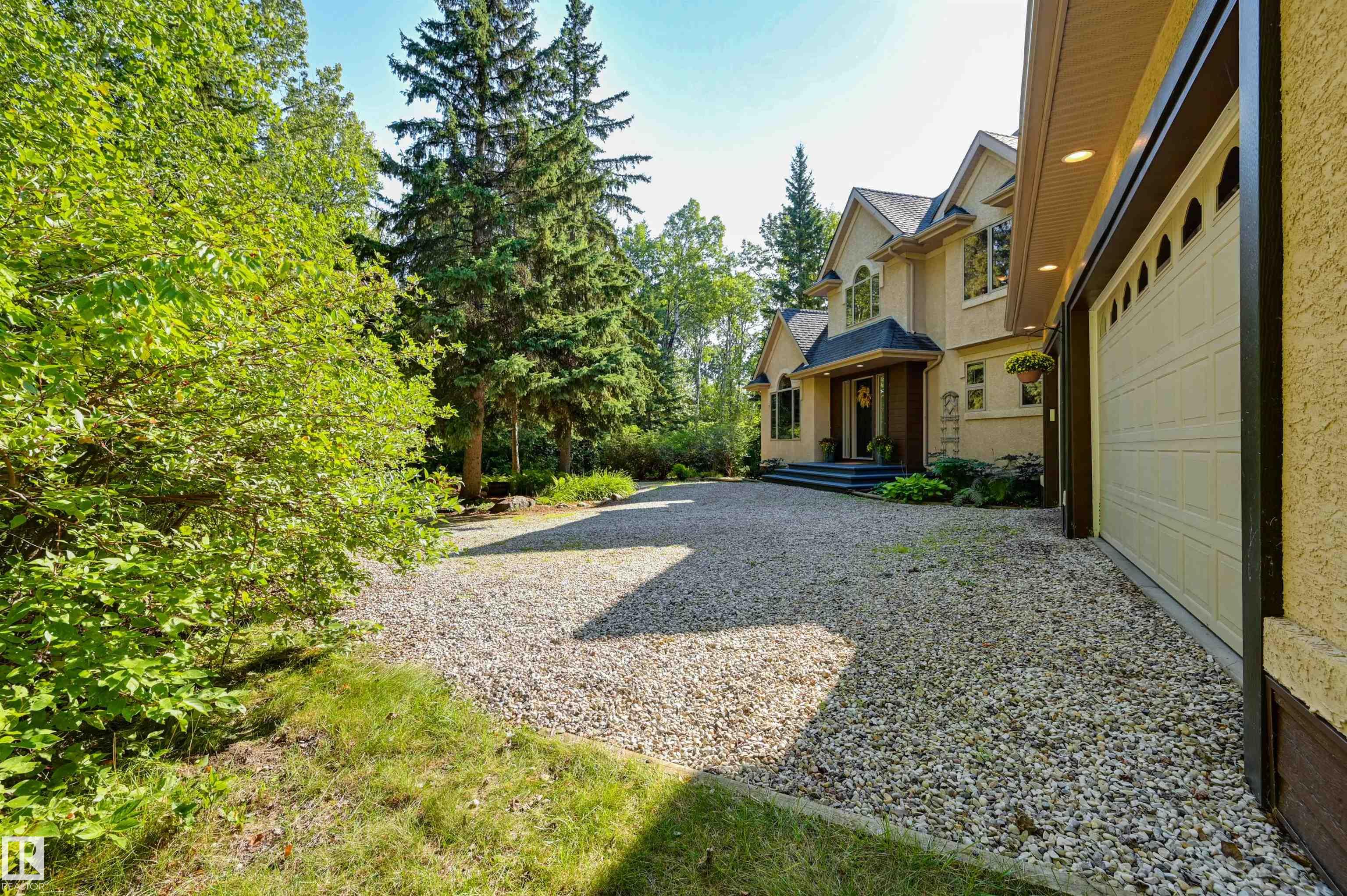 Photo 5 at 11 - 27107 Twp Road 510, Mistik Ridge, Rural Parkland County