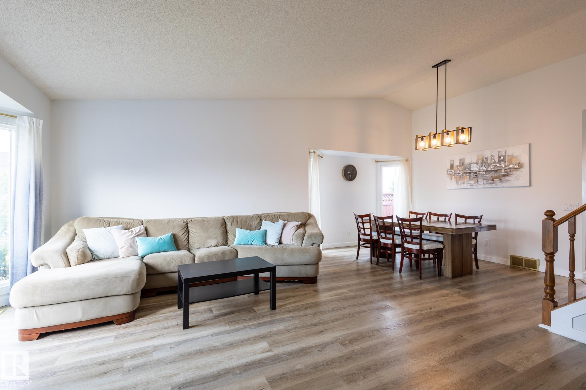 Photo 3 at 7640 158a Avenue NW, Mayliewan, Edmonton