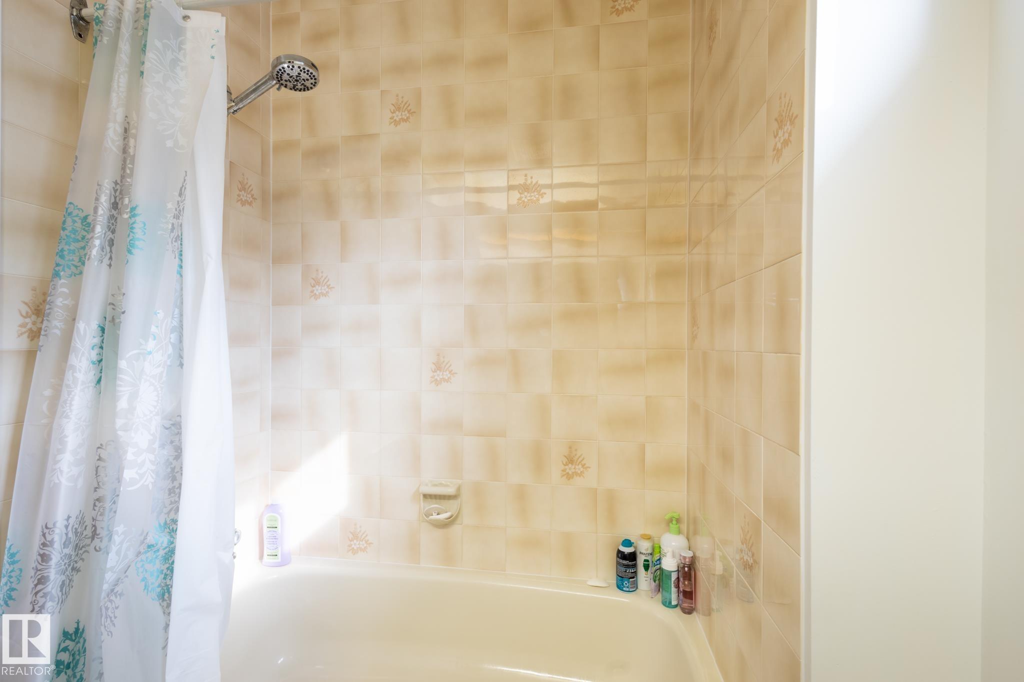 Photo 31 at 7640 158a Avenue NW, Mayliewan, Edmonton