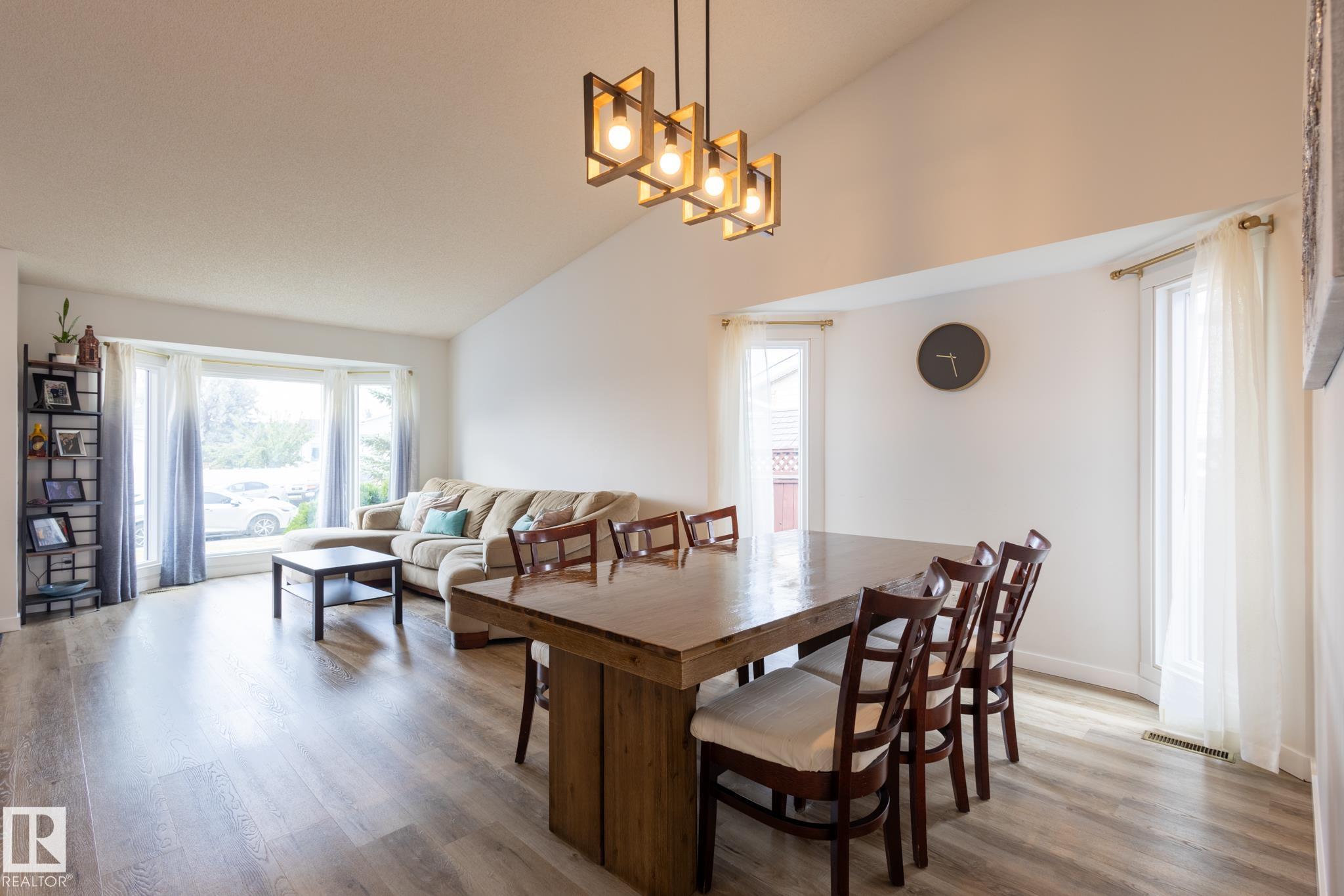 Photo 5 at 7640 158a Avenue NW, Mayliewan, Edmonton