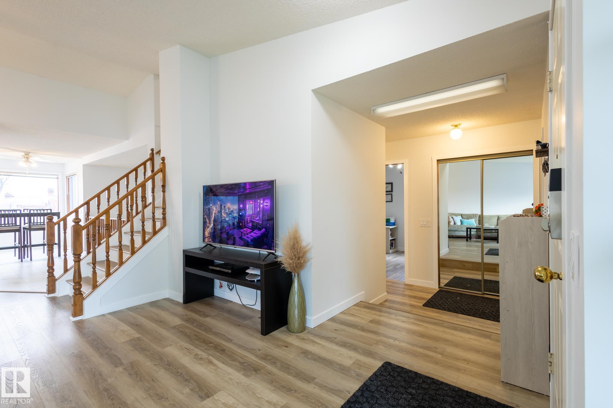 Photo 6 at 7640 158a Avenue NW, Mayliewan, Edmonton