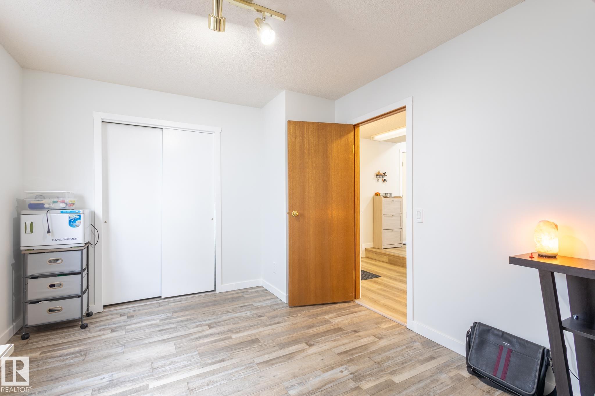 Photo 9 at 7640 158a Avenue NW, Mayliewan, Edmonton