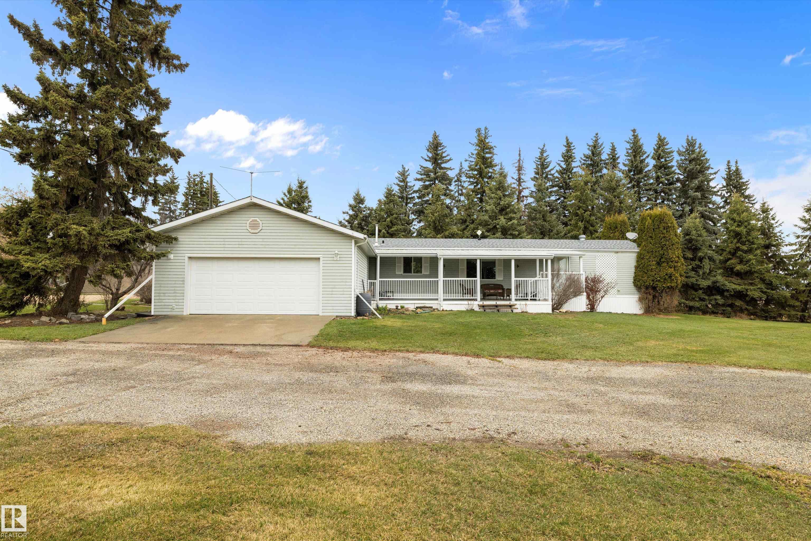 Photo 8 at 55518 & 55516 Rge Road 250, None, Rural Sturgeon County