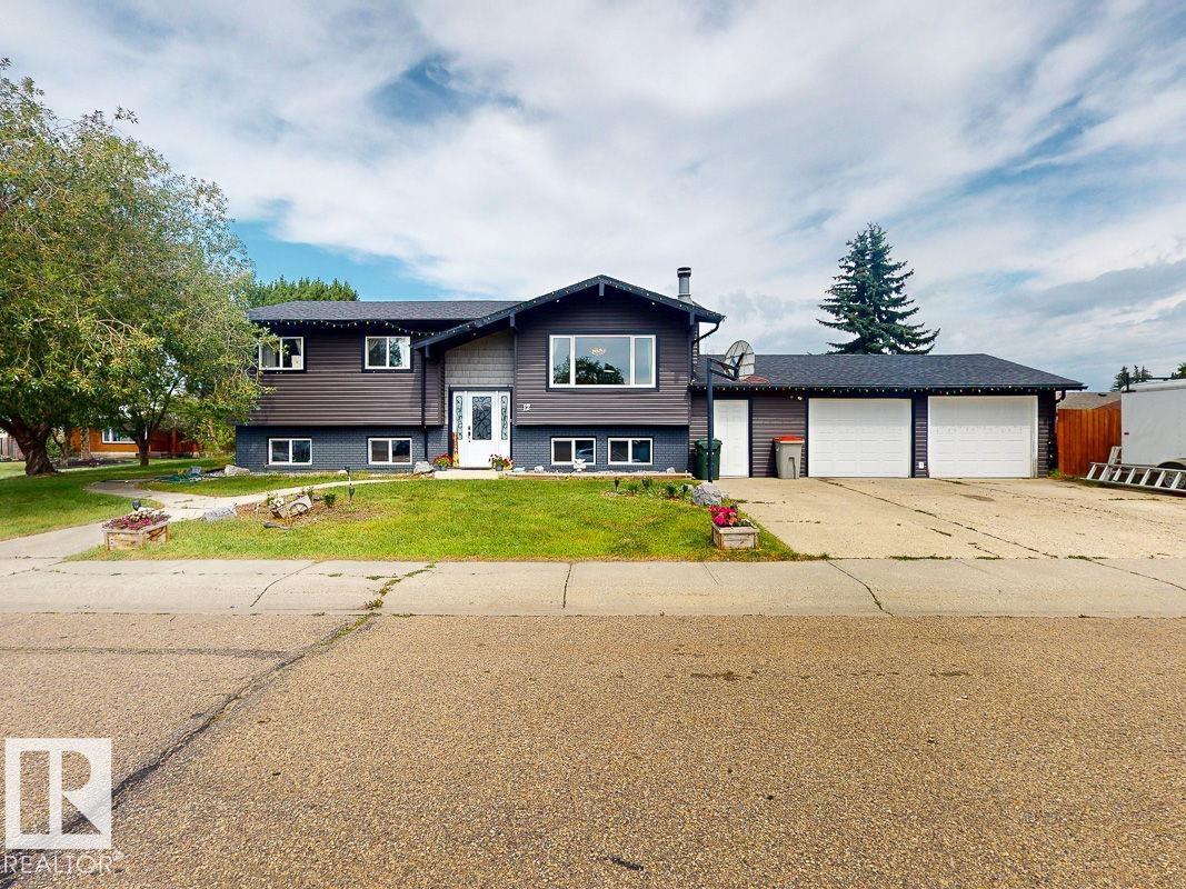 Photo 2 at 12 Garden Valley Drive, Southridge, Stony Plain