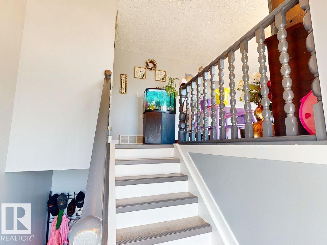 Photo 22 at 12 Garden Valley Drive, Southridge, Stony Plain