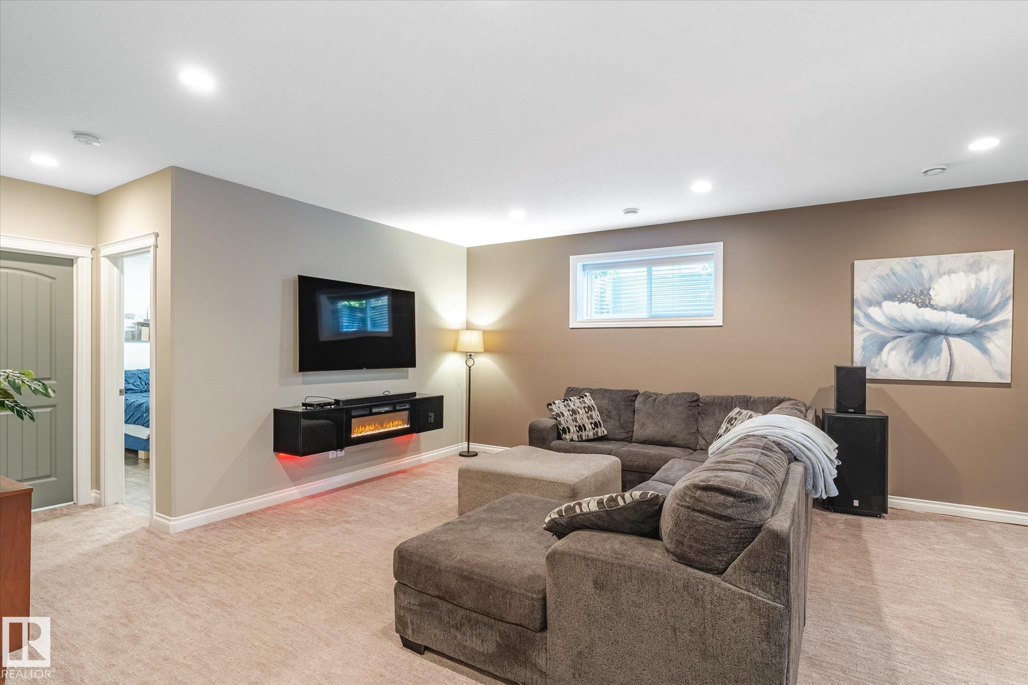 Photo 27 at 1 Lincoln Gate, Stoneshire, Spruce Grove