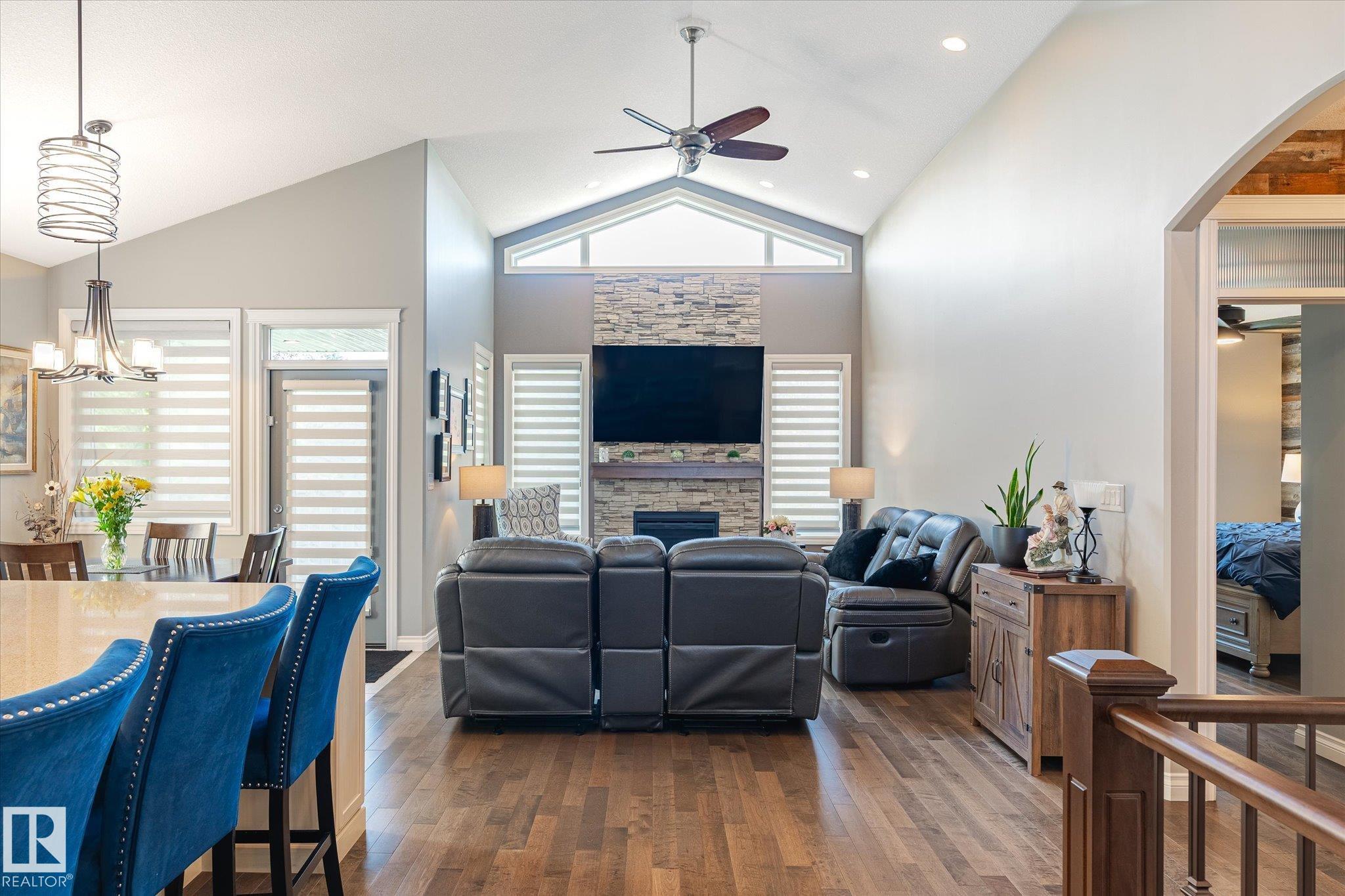 Photo 5 at 1 Lincoln Gate, Stoneshire, Spruce Grove