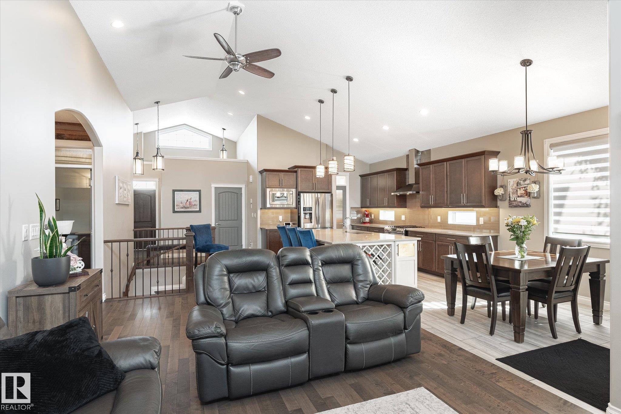 Photo 8 at 1 Lincoln Gate, Stoneshire, Spruce Grove