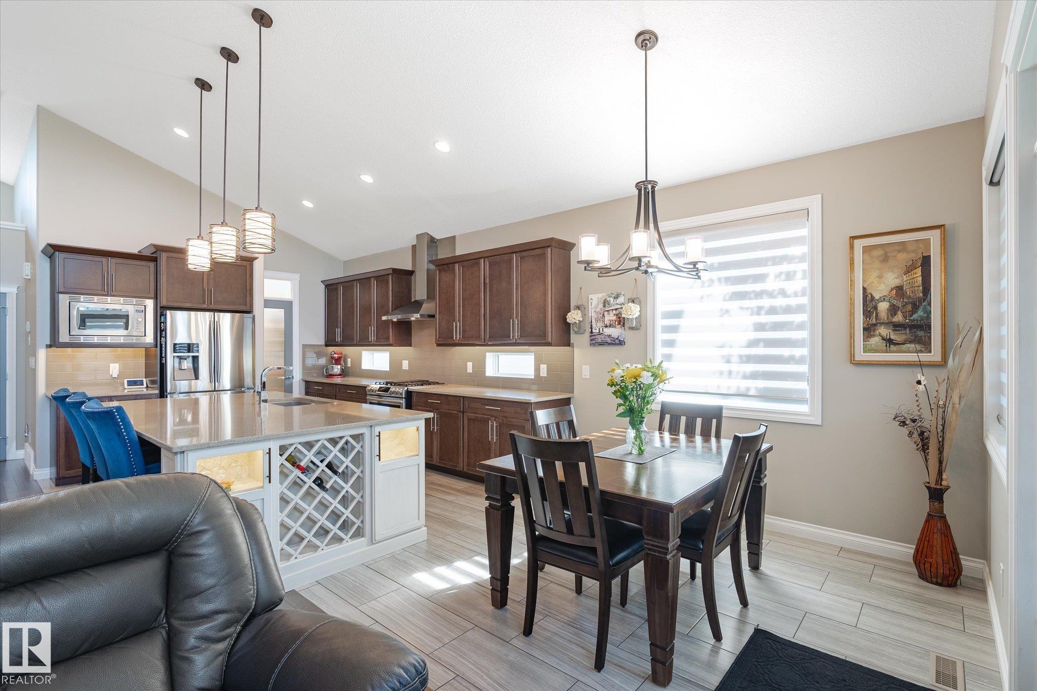 Photo 10 at 1 Lincoln Gate, Stoneshire, Spruce Grove