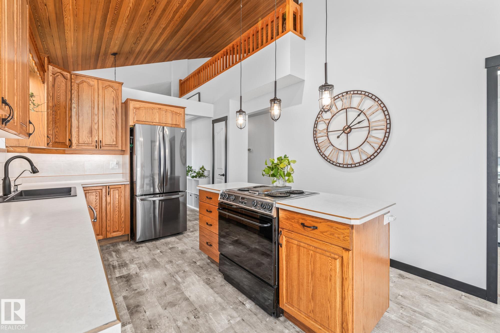 Photo 13 at 19 - 53117 Rge Road 14, Valaspen Place, Rural Parkland County