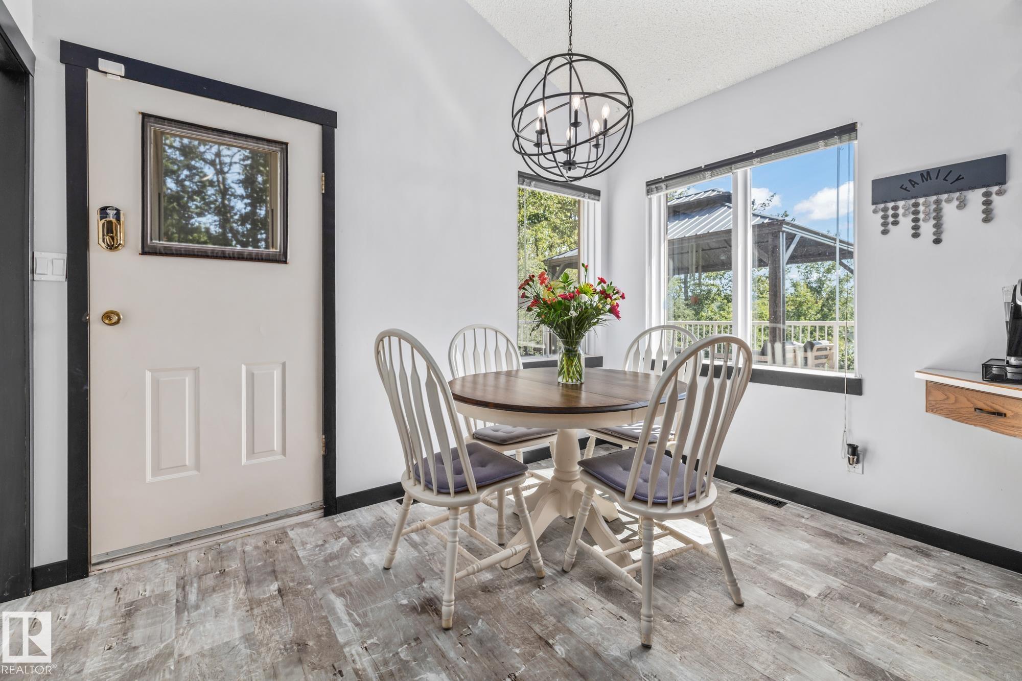 Photo 16 at 19 - 53117 Rge Road 14, Valaspen Place, Rural Parkland County