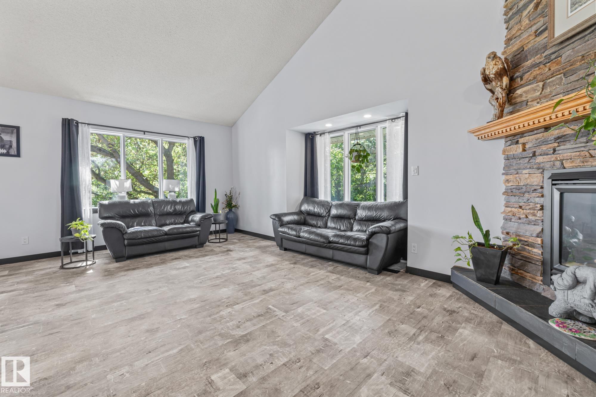 Photo 6 at 19 - 53117 Rge Road 14, Valaspen Place, Rural Parkland County