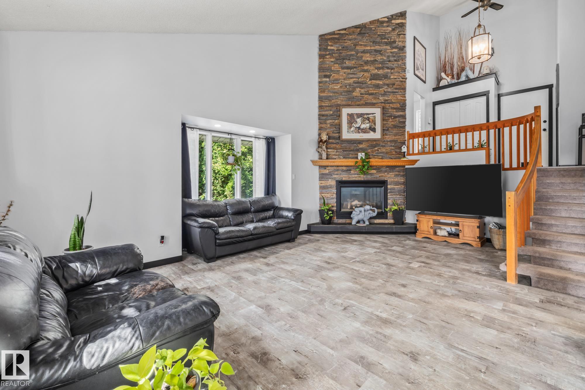 Photo 7 at 19 - 53117 Rge Road 14, Valaspen Place, Rural Parkland County