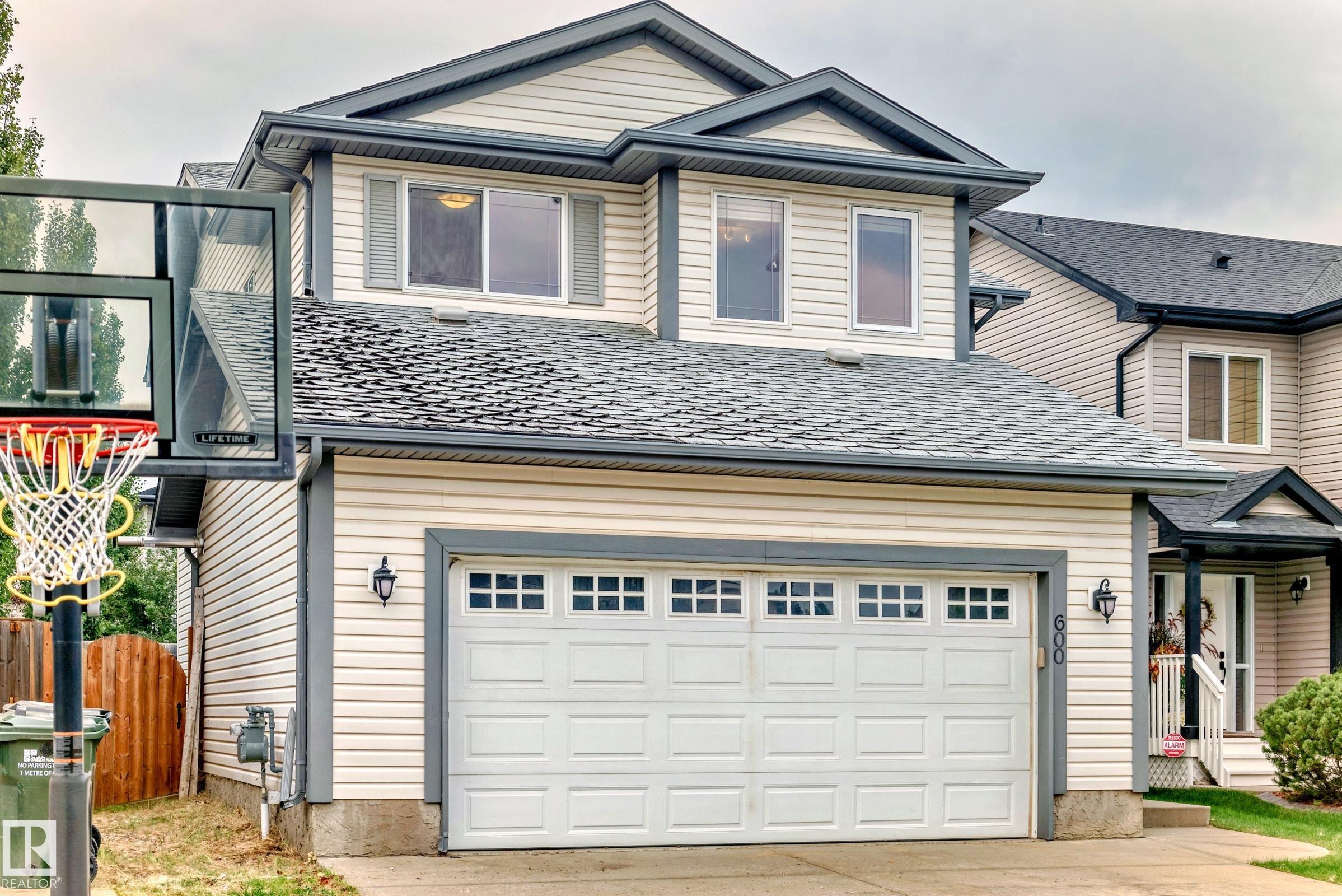 Photo 2 at 600 Foxboro Loop, Foxboro, Sherwood Park