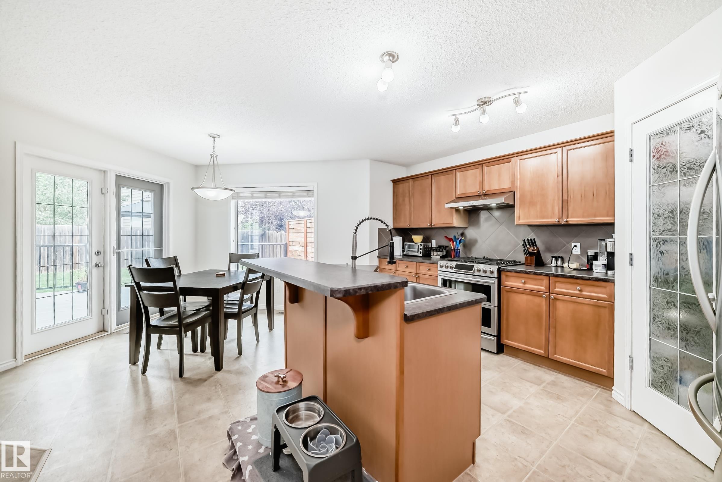 Photo 12 at 600 Foxboro Loop, Foxboro, Sherwood Park