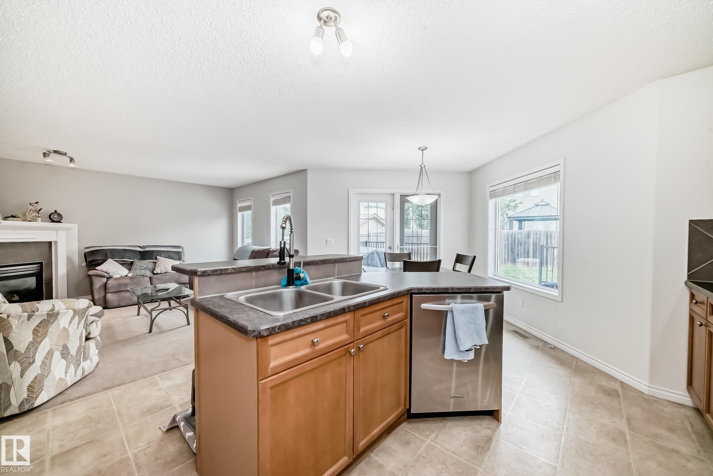 Photo 13 at 600 Foxboro Loop, Foxboro, Sherwood Park