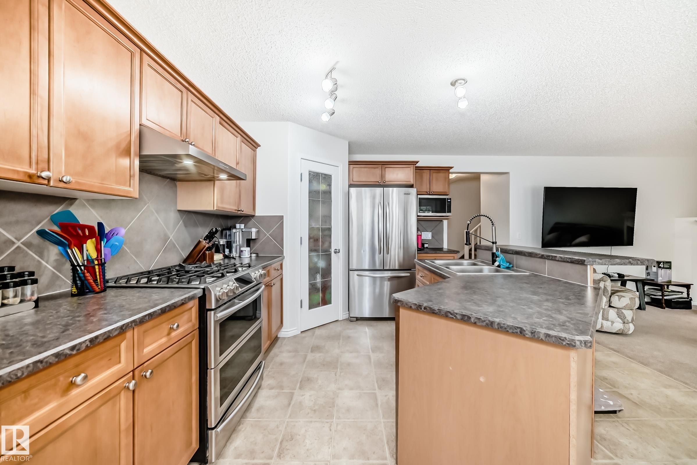 Photo 15 at 600 Foxboro Loop, Foxboro, Sherwood Park