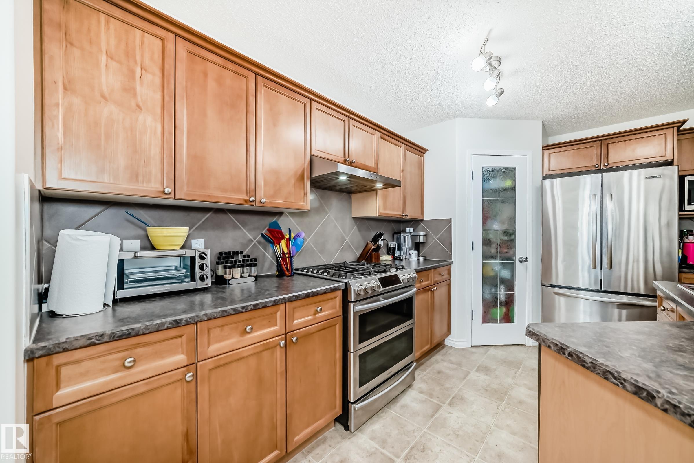 Photo 16 at 600 Foxboro Loop, Foxboro, Sherwood Park