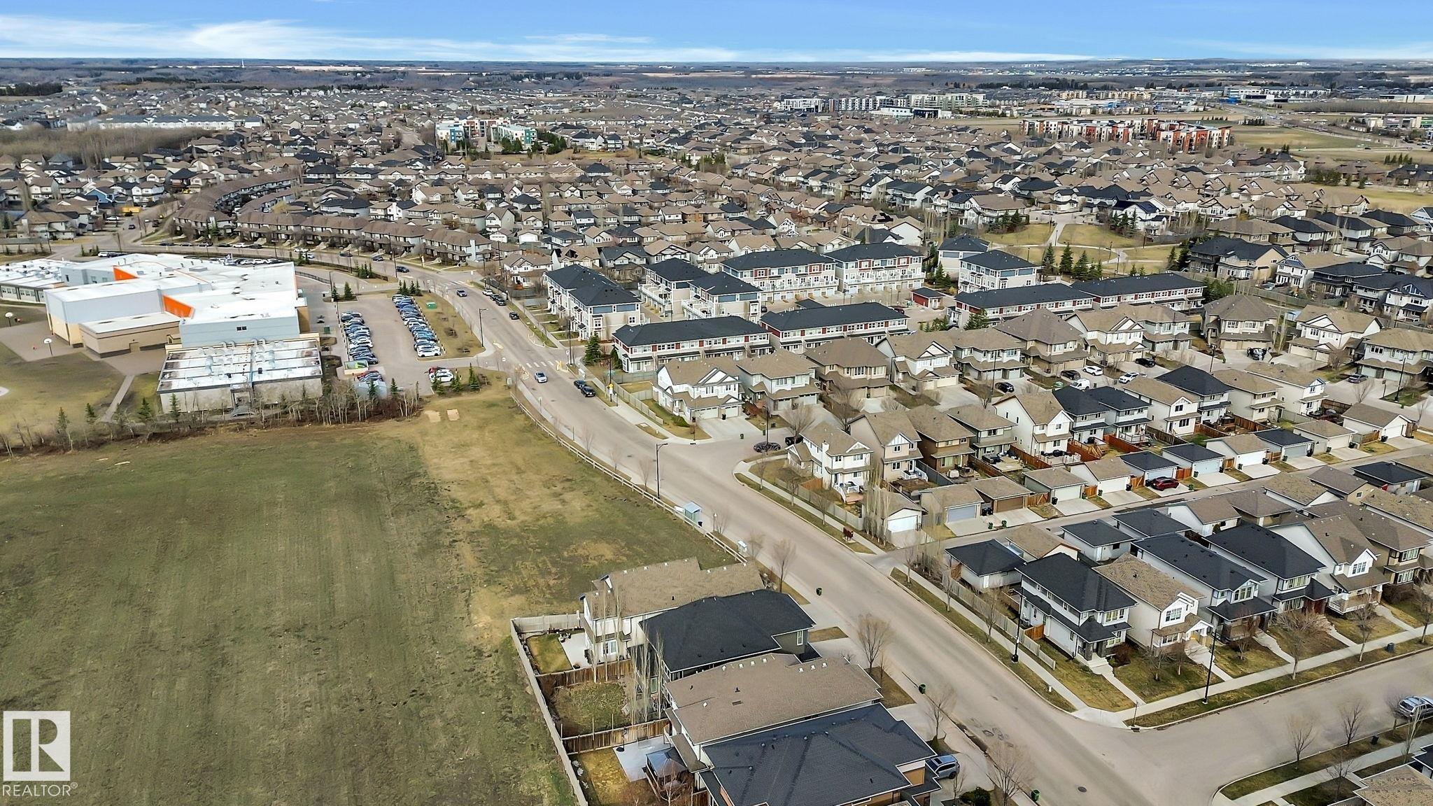 http://cdnparap120.paragonrels.com/ParagonImages/Property/p12/RAE/225368941/49/0/0/67a87a2b0d680b033583d5ac490d1910/1/80b78745989b5b31f4cd688f4d4c8f95/225368941-c1075c97-f54e-44ee-b429-39bebf0ea3cc.JPG