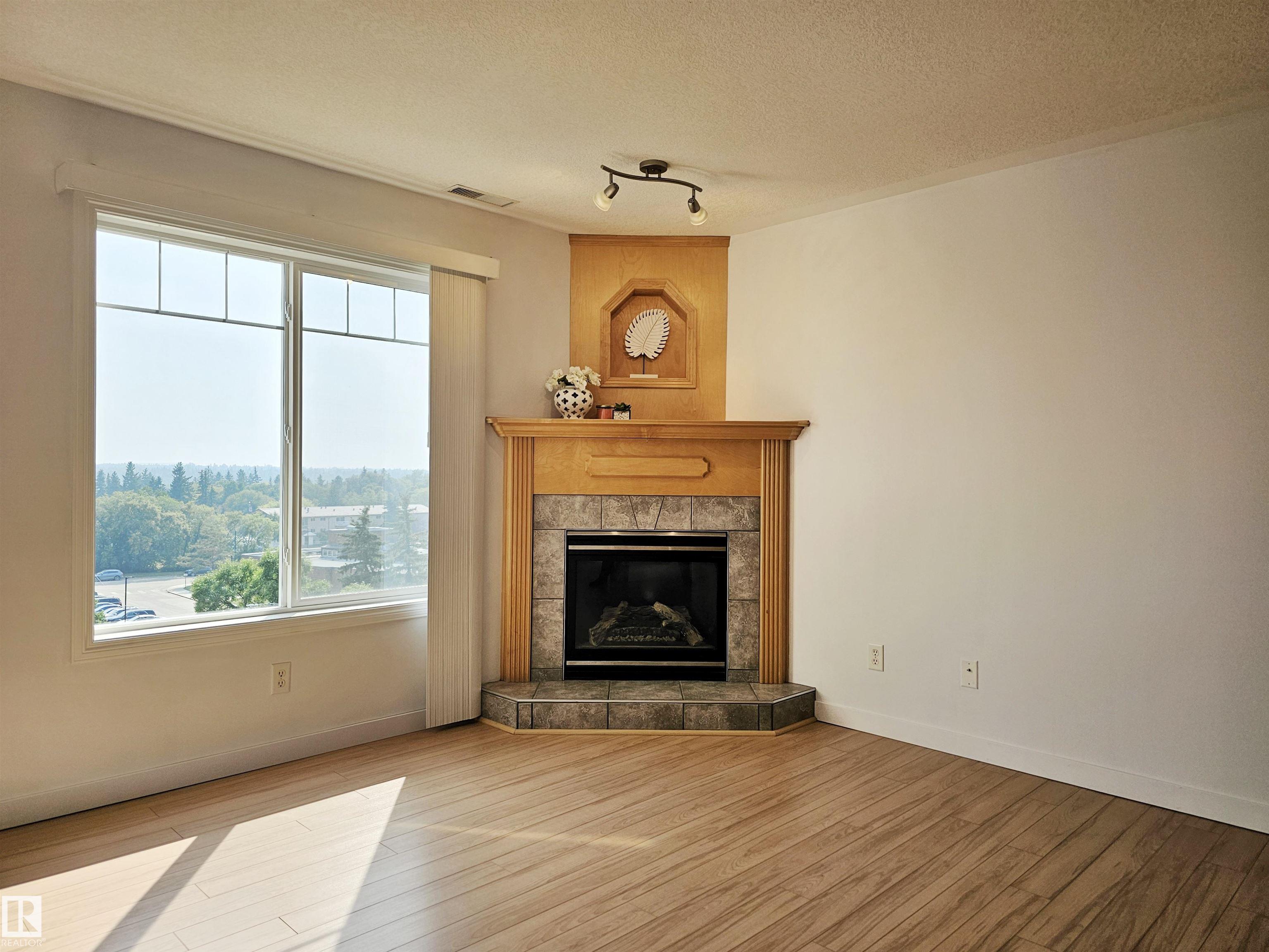 Photo 41 at 429 - 78A Mckenney Avenue, Mission, St. Albert