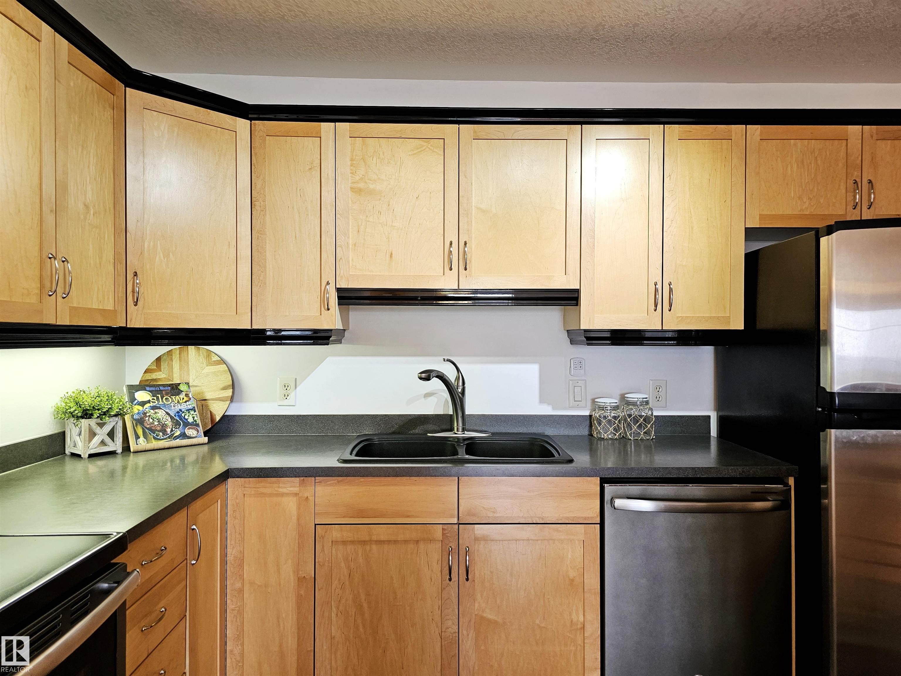 Photo 10 at 429 - 78A Mckenney Avenue, Mission, St. Albert