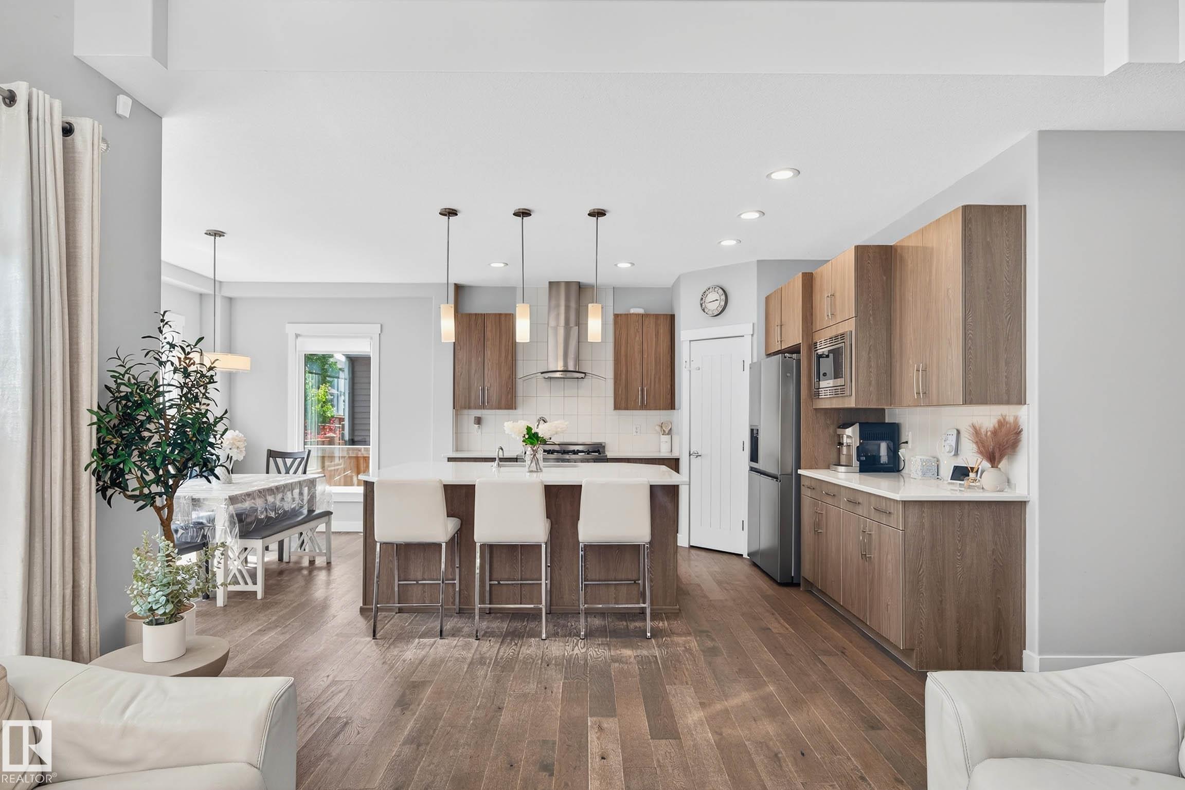 Picture for 5915 19 AV SW