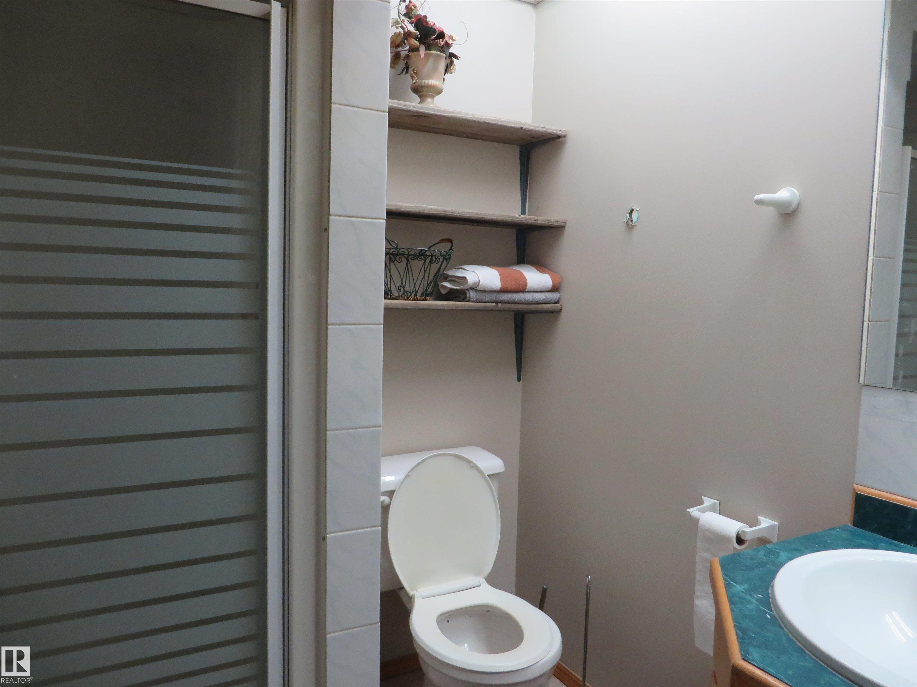 Photo 16 at 4010 37 Avenue, Caledonia, Leduc