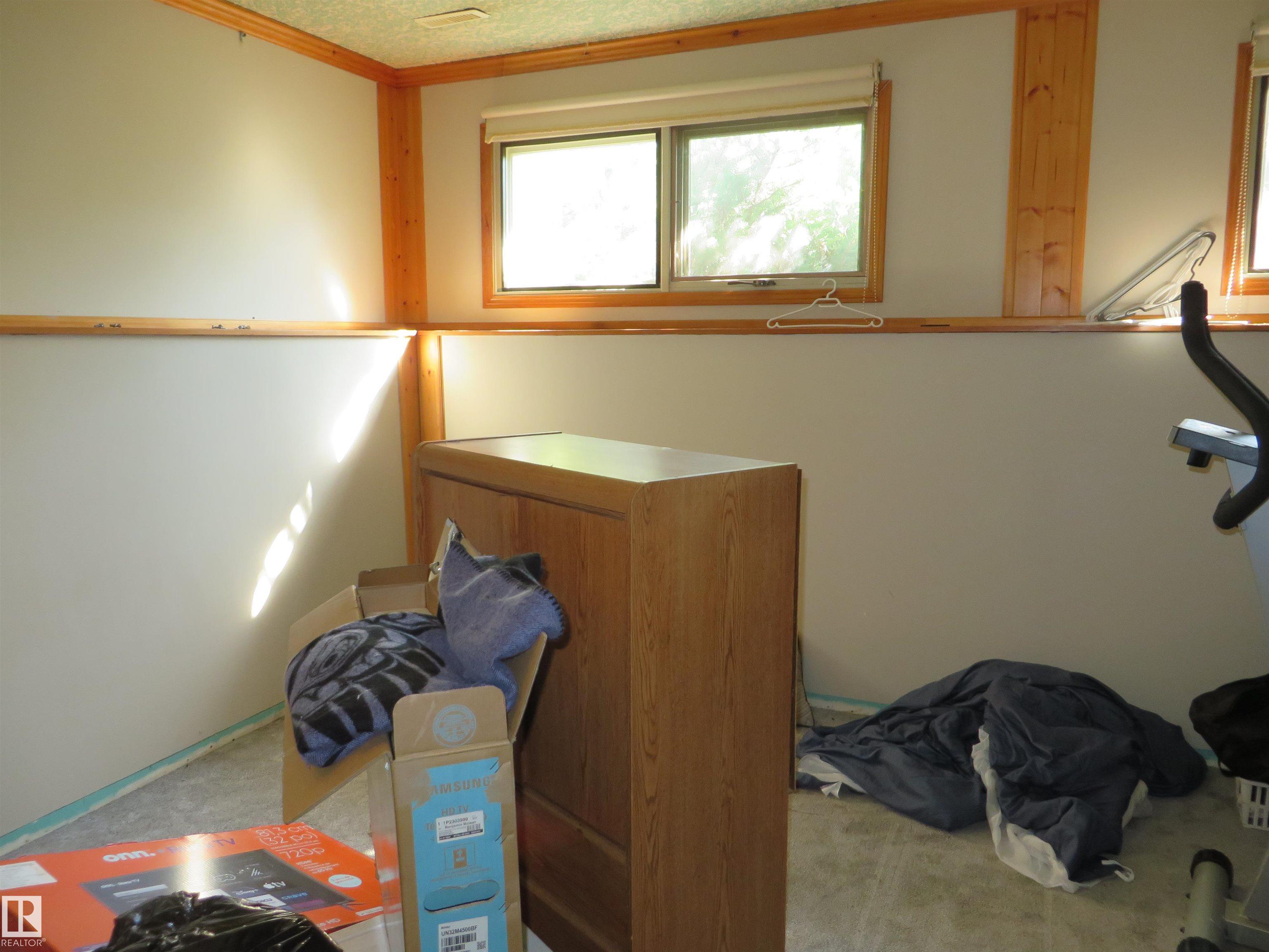 Photo 18 at 4010 37 Avenue, Caledonia, Leduc