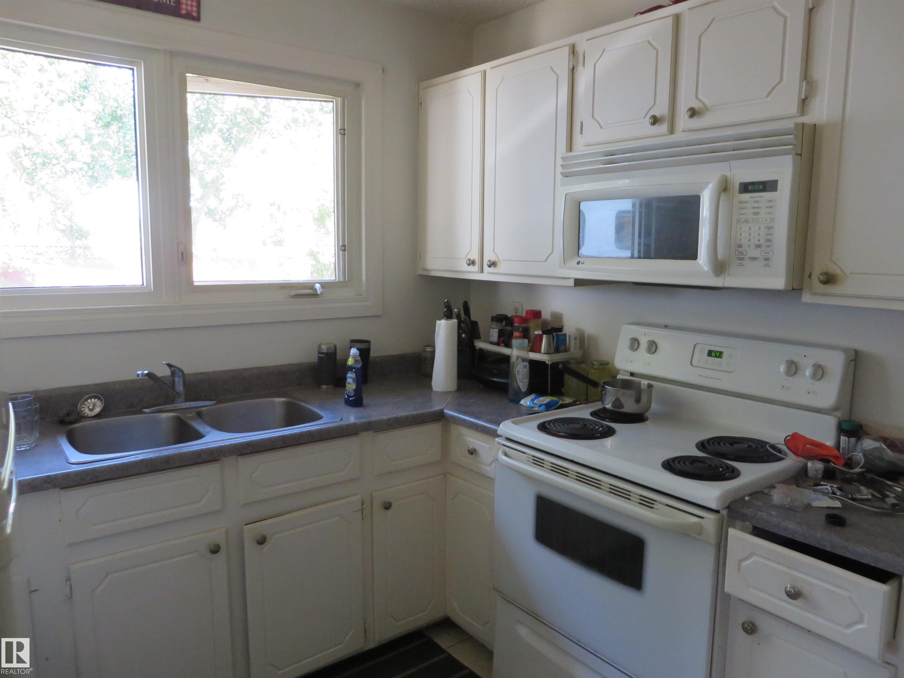 Photo 4 at 4010 37 Avenue, Caledonia, Leduc