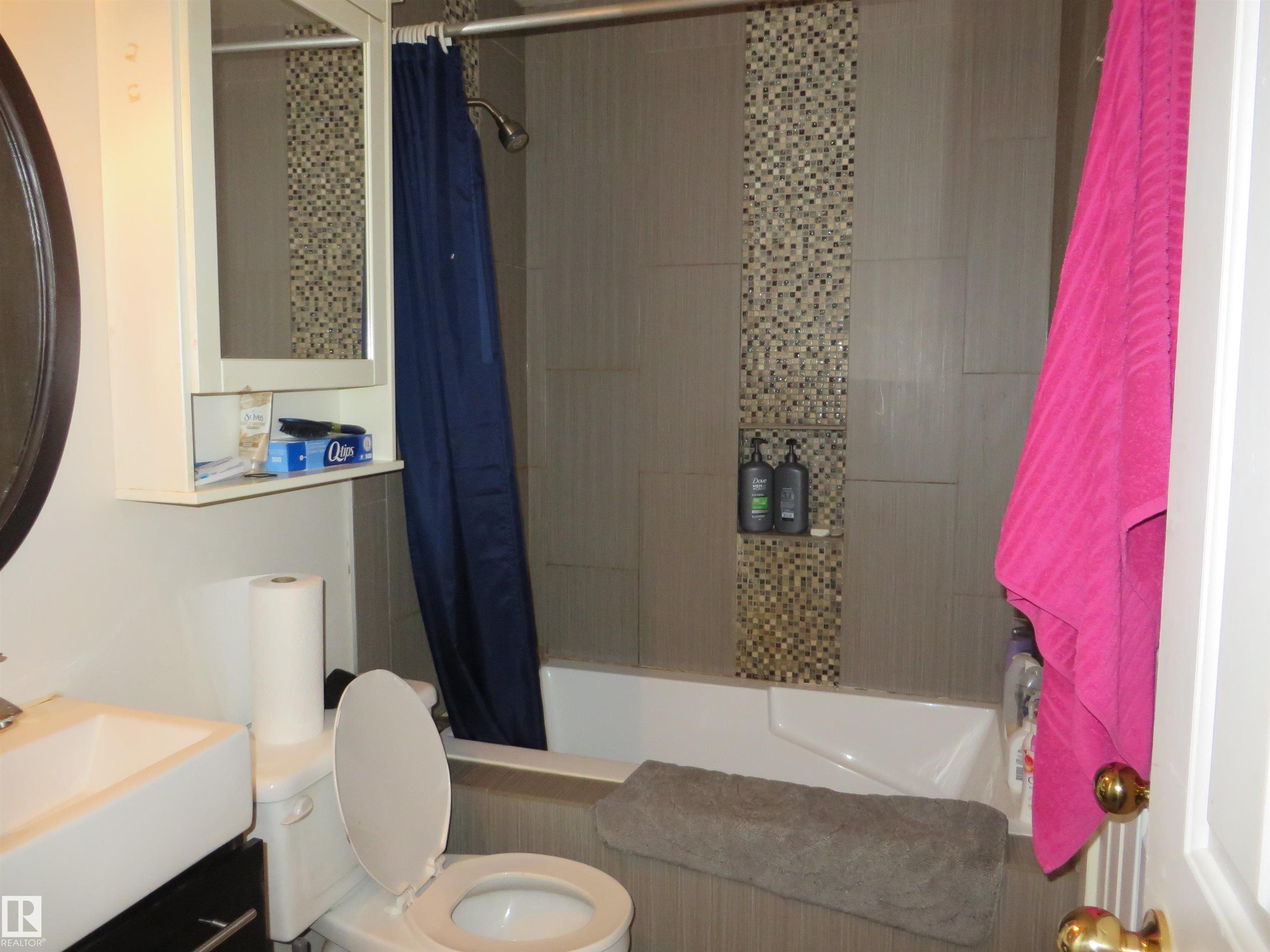 Photo 7 at 4010 37 Avenue, Caledonia, Leduc